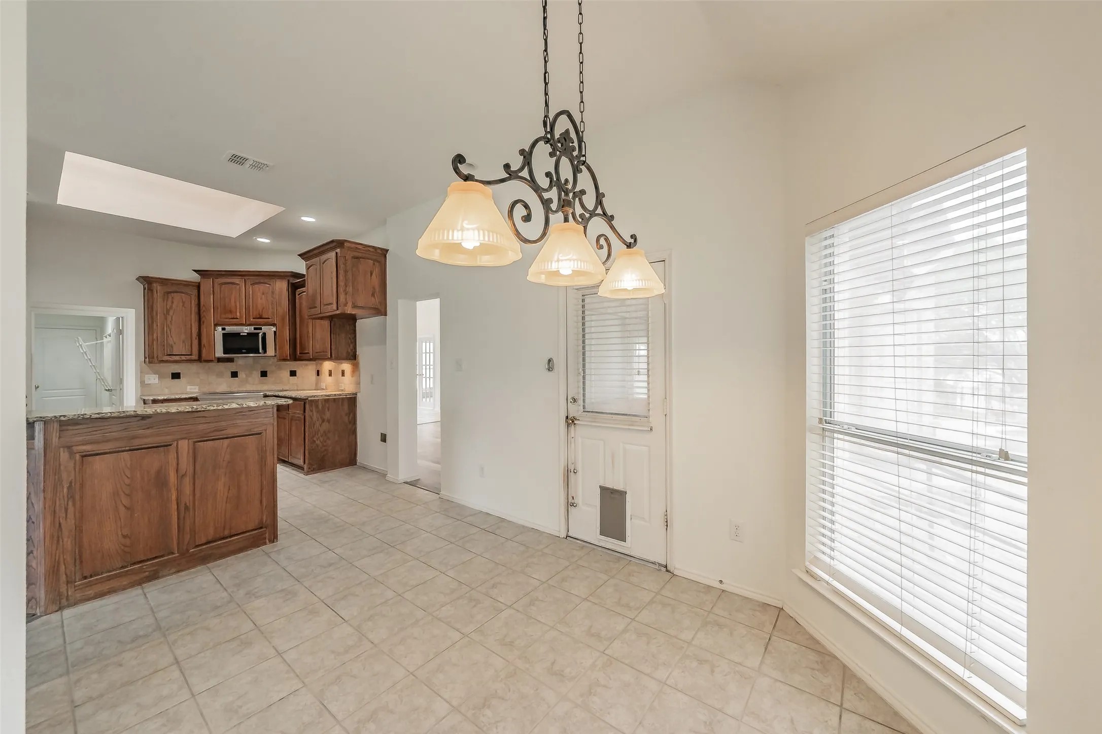 Single Family Residence For Sale in Tarrant County , 1534 Spring Lake Drive, Keller, Texas 76248, 4 Bedrooms, 3 Bathrooms, 3 Garage spaces, 2,619 Sqft, built in 1998, Price $625,000, mls#21272709, Real Estate Agent in Keller, Homes For Sale in Tarrant county, Homes For Sale in Keller, Realtor in Keller Texas, Real Estate Brokerage Independent Realty Texas, Luminita Cordes Realtor