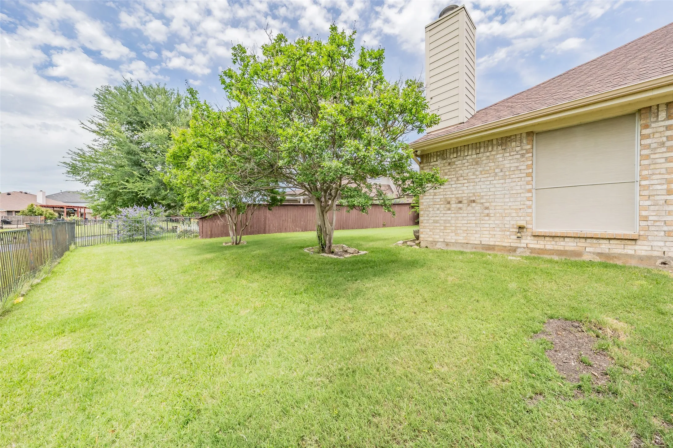 Side yard green space