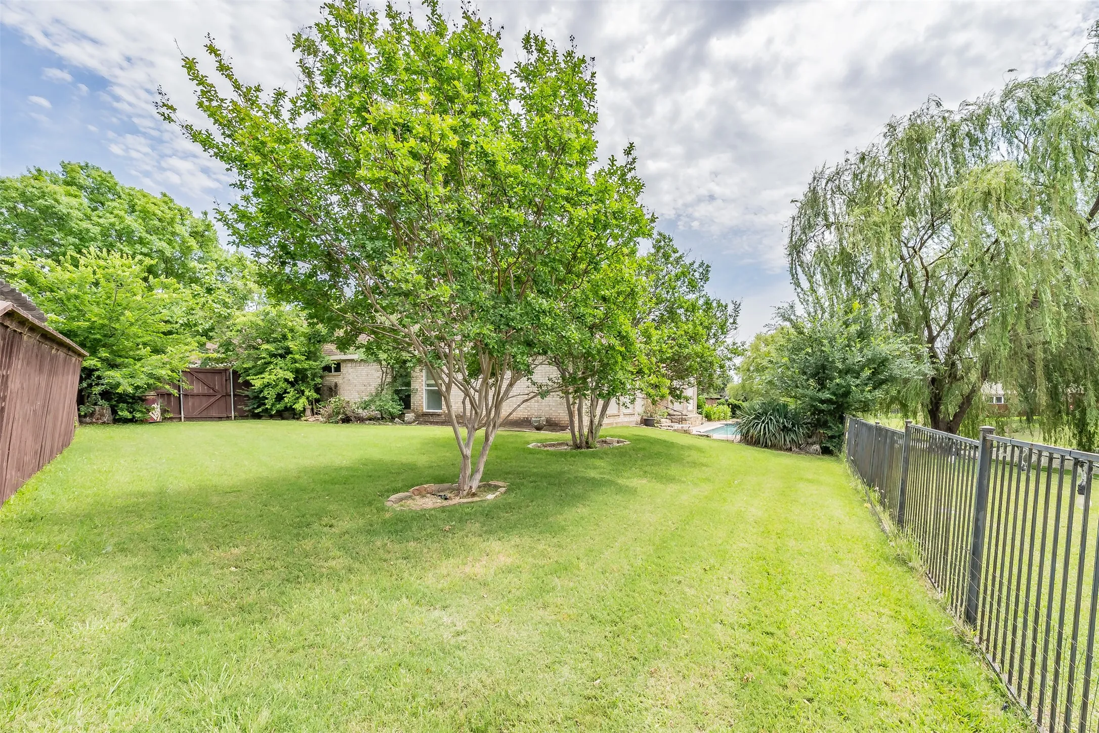 Side yard green space