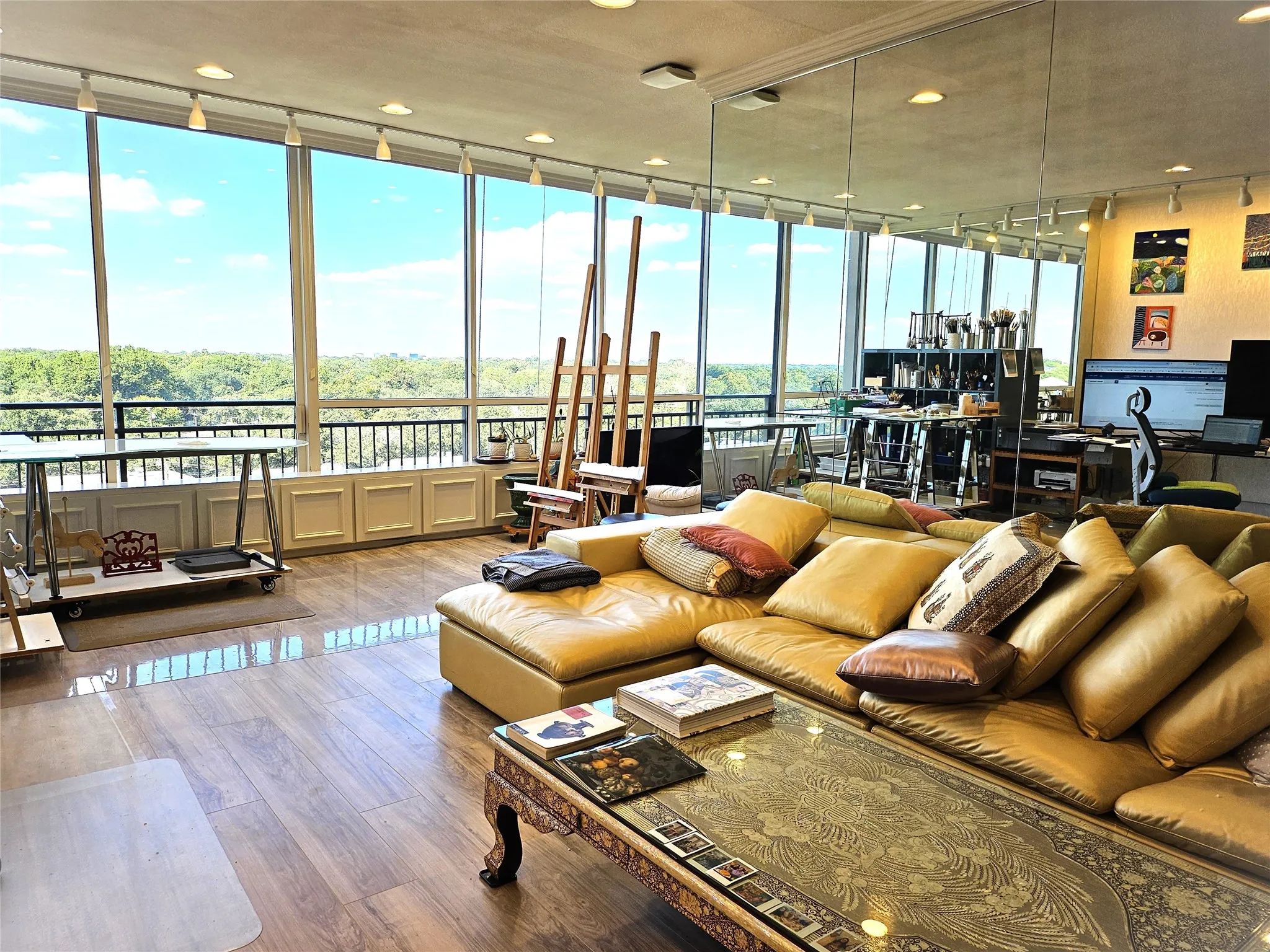 Condominium For Sale in Dallas County , 6335 W Northwest Highway 711, Dallas, Texas 75225, 3 Bedroom, 4 Bathroom, 2 Garage spaces, 2,353 Sqft, built in 1966, mls#21273249, Real Estate Agent in Dallas, Homes For Sale in Dallas county, Homes For Sale in Dallas, Realtor in Dallas Texas, Real Estate Brokerage Independent Realty Texas, Luminita Cordes Realtor