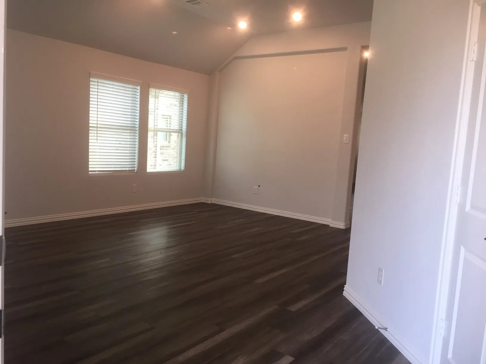 Single Family Residence For Rent in Denton County , 3113 Stallion Trail Way, Aubrey, Texas 76227, 4 Bedroom, 2 Bathroom, 2 Garage spaces, 2,155 Sqft, built in 2020, mls#21273098, Real Estate Agent in Aubrey, Homes For Rent in Denton county, Homes For Rent in Aubrey, Realtor in Aubrey Texas, Real Estate Brokerage Independent Realty Texas, Luminita Cordes Realtor