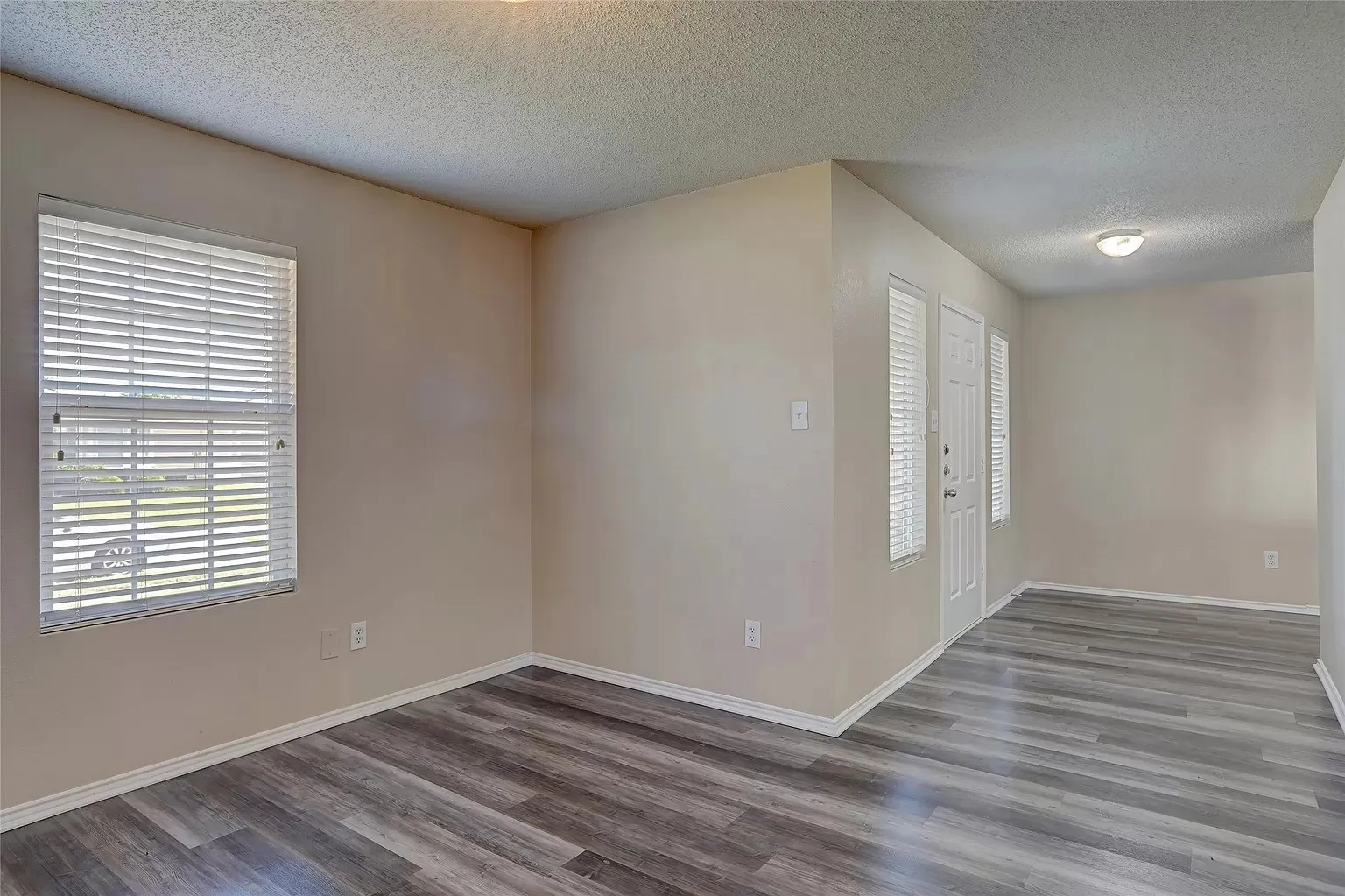 Single Family Residence For Rent in Collin County , 9929 George Washington Drive, Mc Kinney, Texas 75072, 3 Bedroom, 2 Bathroom, 2 Garage spaces, 1,700 Sqft, built in 2004, mls#21273264, Real Estate Agent in Mc Kinney, Homes For Rent in Collin county, Homes For Rent in Mc Kinney, Realtor in Mc Kinney Texas, Real Estate Brokerage Independent Realty Texas, Luminita Cordes Realtor