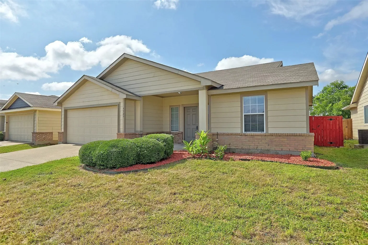 Single Family Residence For Rent in Collin County , 9929 George Washington Drive, Mc Kinney, Texas 75072, 3 Bedroom, 2 Bathroom, 2 Garage spaces, 1,700 Sqft, built in 2004, mls#21273264, Real Estate Agent in Mc Kinney, Homes For Rent in Collin county, Homes For Rent in Mc Kinney, Realtor in Mc Kinney Texas, Real Estate Brokerage Independent Realty Texas, Luminita Cordes Realtor