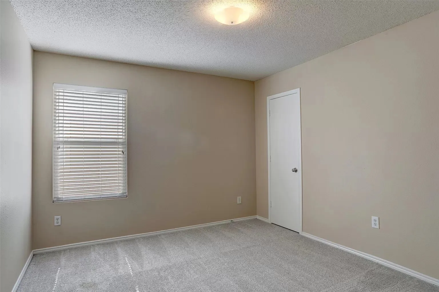 Single Family Residence For Rent in Collin County , 9929 George Washington Drive, Mc Kinney, Texas 75072, 3 Bedroom, 2 Bathroom, 2 Garage spaces, 1,700 Sqft, built in 2004, mls#21273264, Real Estate Agent in Mc Kinney, Homes For Rent in Collin county, Homes For Rent in Mc Kinney, Realtor in Mc Kinney Texas, Real Estate Brokerage Independent Realty Texas, Luminita Cordes Realtor