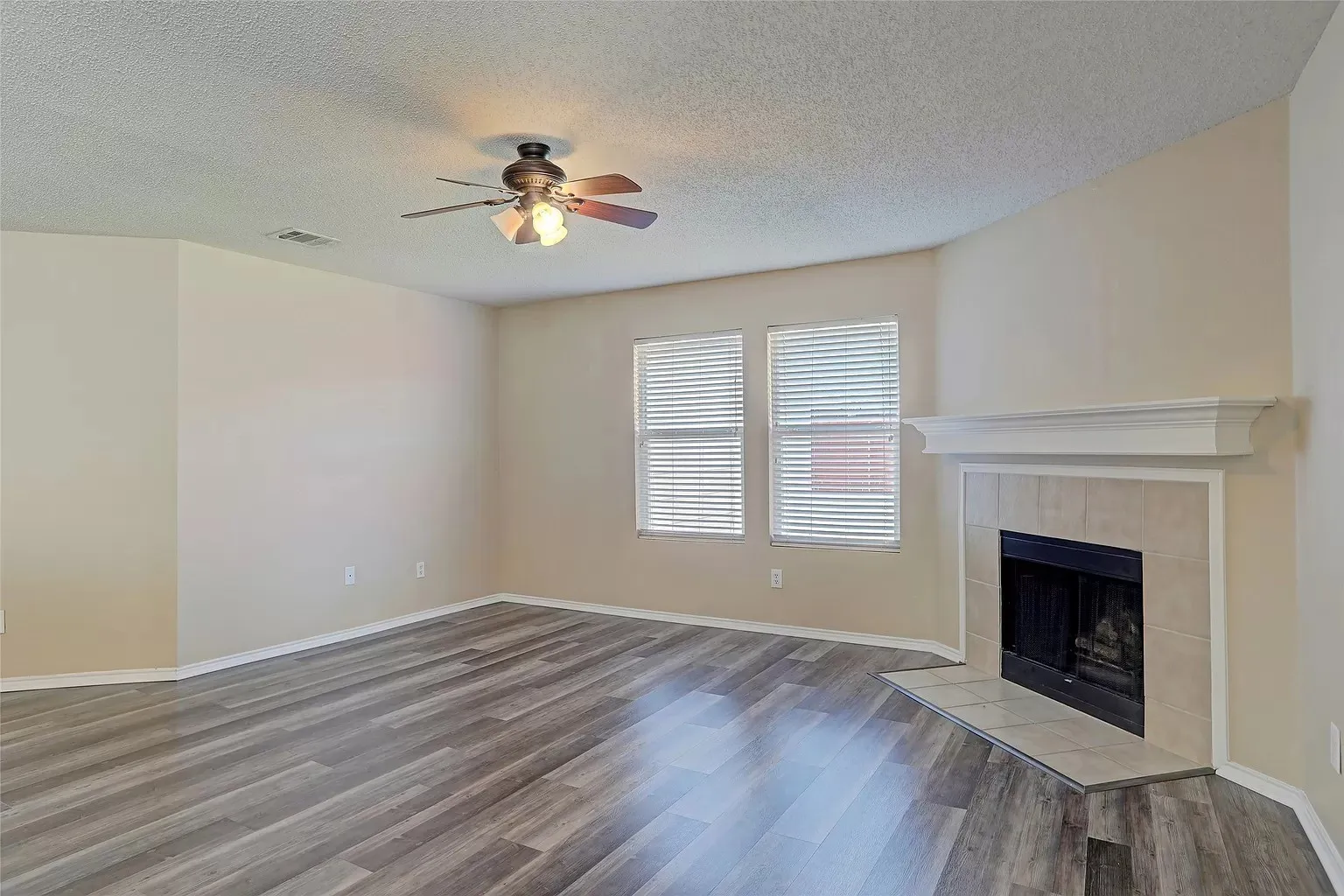 Single Family Residence For Rent in Collin County , 9929 George Washington Drive, Mc Kinney, Texas 75072, 3 Bedroom, 2 Bathroom, 2 Garage spaces, 1,700 Sqft, built in 2004, mls#21273264, Real Estate Agent in Mc Kinney, Homes For Rent in Collin county, Homes For Rent in Mc Kinney, Realtor in Mc Kinney Texas, Real Estate Brokerage Independent Realty Texas, Luminita Cordes Realtor