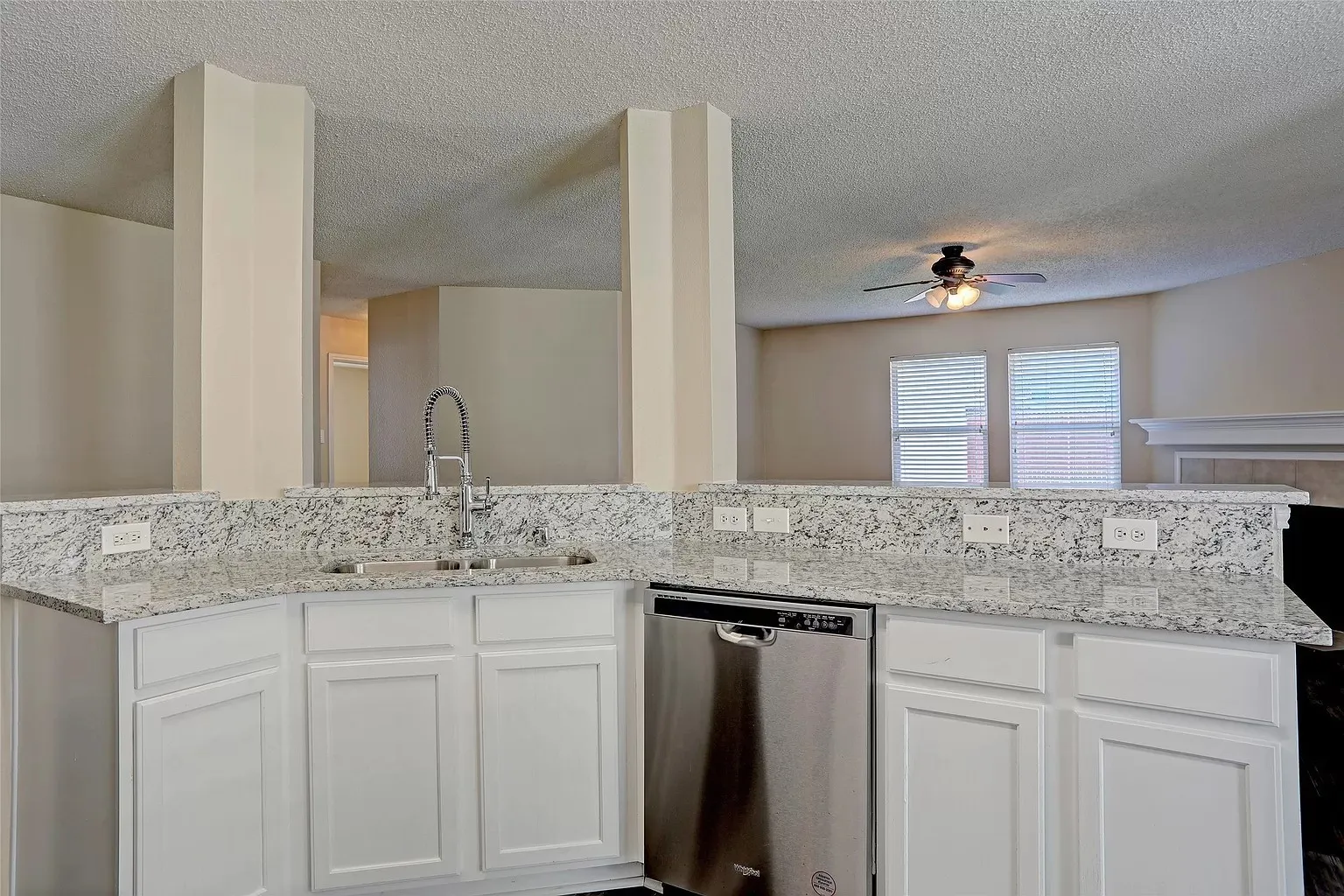 Single Family Residence For Rent in Collin County , 9929 George Washington Drive, Mc Kinney, Texas 75072, 3 Bedroom, 2 Bathroom, 2 Garage spaces, 1,700 Sqft, built in 2004, mls#21273264, Real Estate Agent in Mc Kinney, Homes For Rent in Collin county, Homes For Rent in Mc Kinney, Realtor in Mc Kinney Texas, Real Estate Brokerage Independent Realty Texas, Luminita Cordes Realtor