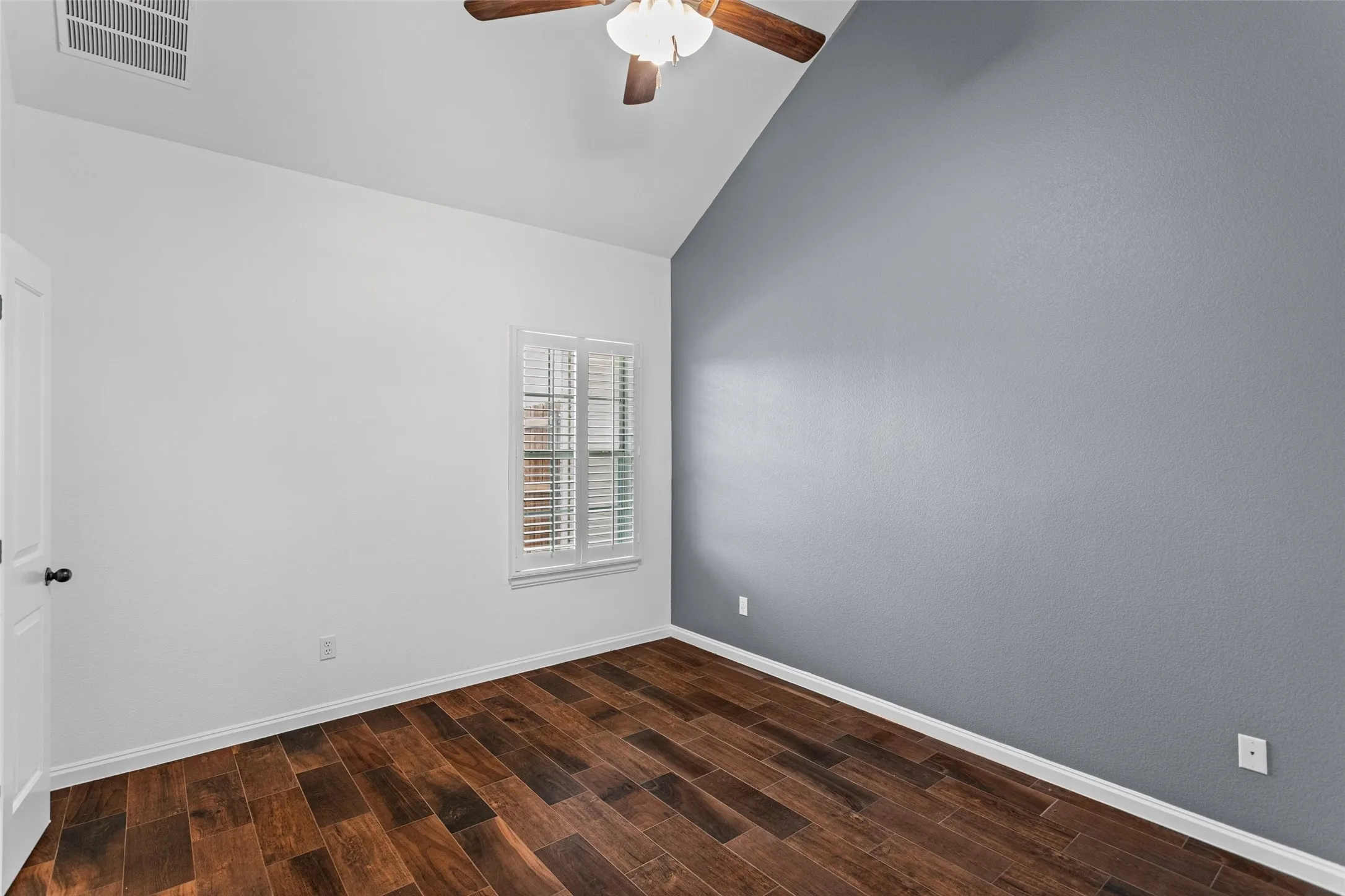 Townhouse For Sale in Parker County , 101 Legacy Boulevard, Weatherford, Texas 76085, 2 Bedroom, 2 Bathroom, 2 Garage spaces, 1,254 Sqft, built in 2017, mls#21273281, Real Estate Agent in Weatherford, Homes For Sale in Parker county, Homes For Sale in Weatherford, Realtor in Weatherford Texas, Real Estate Brokerage Independent Realty Texas, Luminita Cordes Realtor