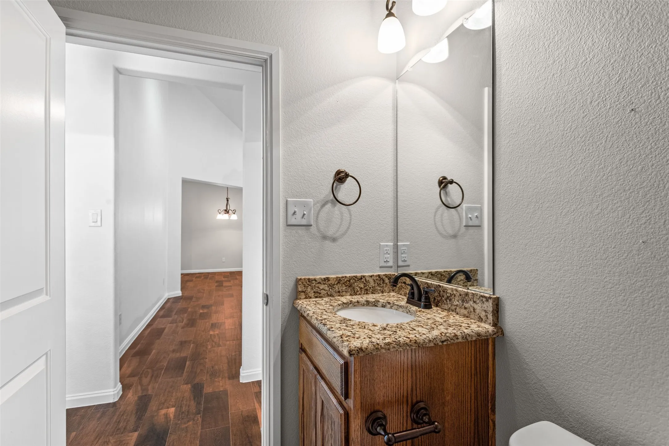 Townhouse For Sale in Parker County , 101 Legacy Boulevard, Weatherford, Texas 76085, 2 Bedroom, 2 Bathroom, 2 Garage spaces, 1,254 Sqft, built in 2017, mls#21273281, Real Estate Agent in Weatherford, Homes For Sale in Parker county, Homes For Sale in Weatherford, Realtor in Weatherford Texas, Real Estate Brokerage Independent Realty Texas, Luminita Cordes Realtor