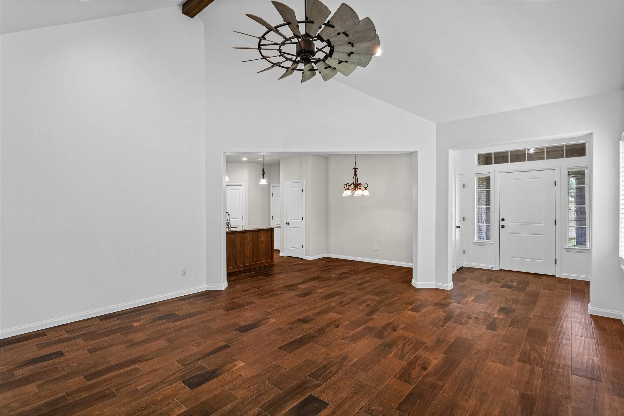 Townhouse For Sale in Parker County , 101 Legacy Boulevard, Weatherford, Texas 76085, 2 Bedroom, 2 Bathroom, 2 Garage spaces, 1,254 Sqft, built in 2017, mls#21273281, Real Estate Agent in Weatherford, Homes For Sale in Parker county, Homes For Sale in Weatherford, Realtor in Weatherford Texas, Real Estate Brokerage Independent Realty Texas, Luminita Cordes Realtor