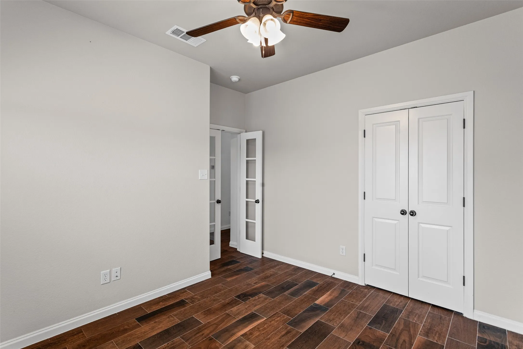 Townhouse For Sale in Parker County , 101 Legacy Boulevard, Weatherford, Texas 76085, 2 Bedroom, 2 Bathroom, 2 Garage spaces, 1,254 Sqft, built in 2017, mls#21273281, Real Estate Agent in Weatherford, Homes For Sale in Parker county, Homes For Sale in Weatherford, Realtor in Weatherford Texas, Real Estate Brokerage Independent Realty Texas, Luminita Cordes Realtor