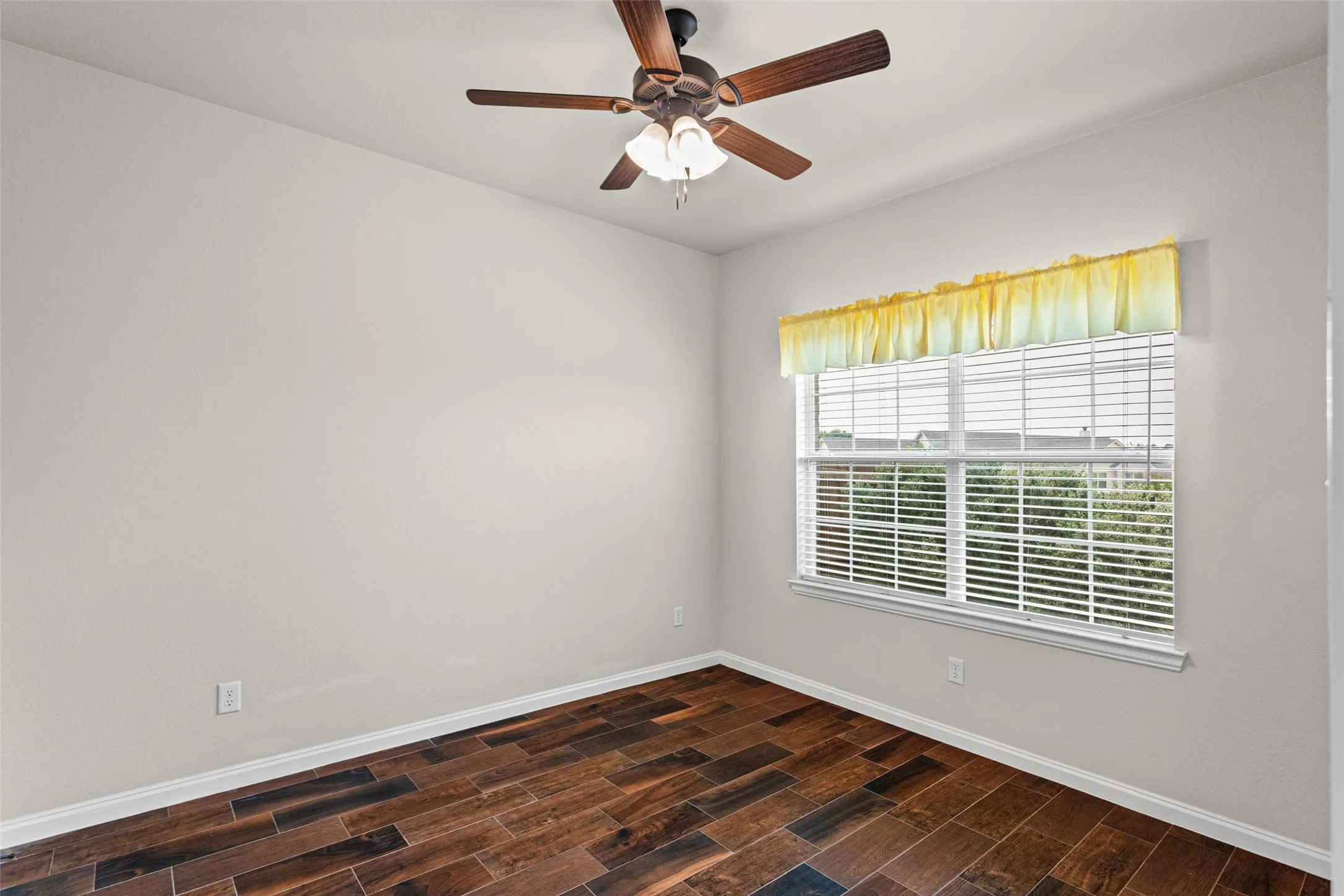 Townhouse For Sale in Parker County , 101 Legacy Boulevard, Weatherford, Texas 76085, 2 Bedroom, 2 Bathroom, 2 Garage spaces, 1,254 Sqft, built in 2017, mls#21273281, Real Estate Agent in Weatherford, Homes For Sale in Parker county, Homes For Sale in Weatherford, Realtor in Weatherford Texas, Real Estate Brokerage Independent Realty Texas, Luminita Cordes Realtor