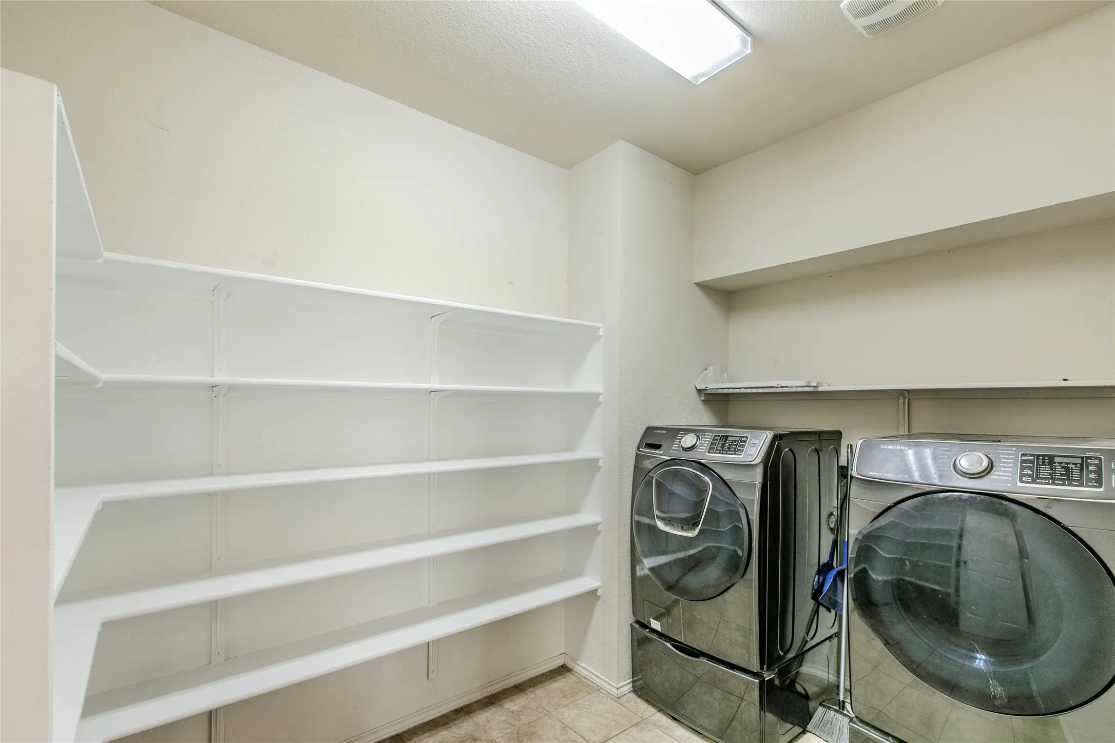 Single Family Residence For Sale in Mc Lennan County , 5412 TAMA Drive, Waco, Texas 76708, 4 Bedrooms, 3 Bathrooms, 2 Garage spaces, 1,922 Sqft, built in 2016, Price $287,900, mls#21273259, Real Estate Agent in Waco, Homes For Sale in Mc Lennan county, Homes For Sale in Waco, Realtor in Waco Texas, Real Estate Brokerage Independent Realty Texas, Luminita Cordes Realtor