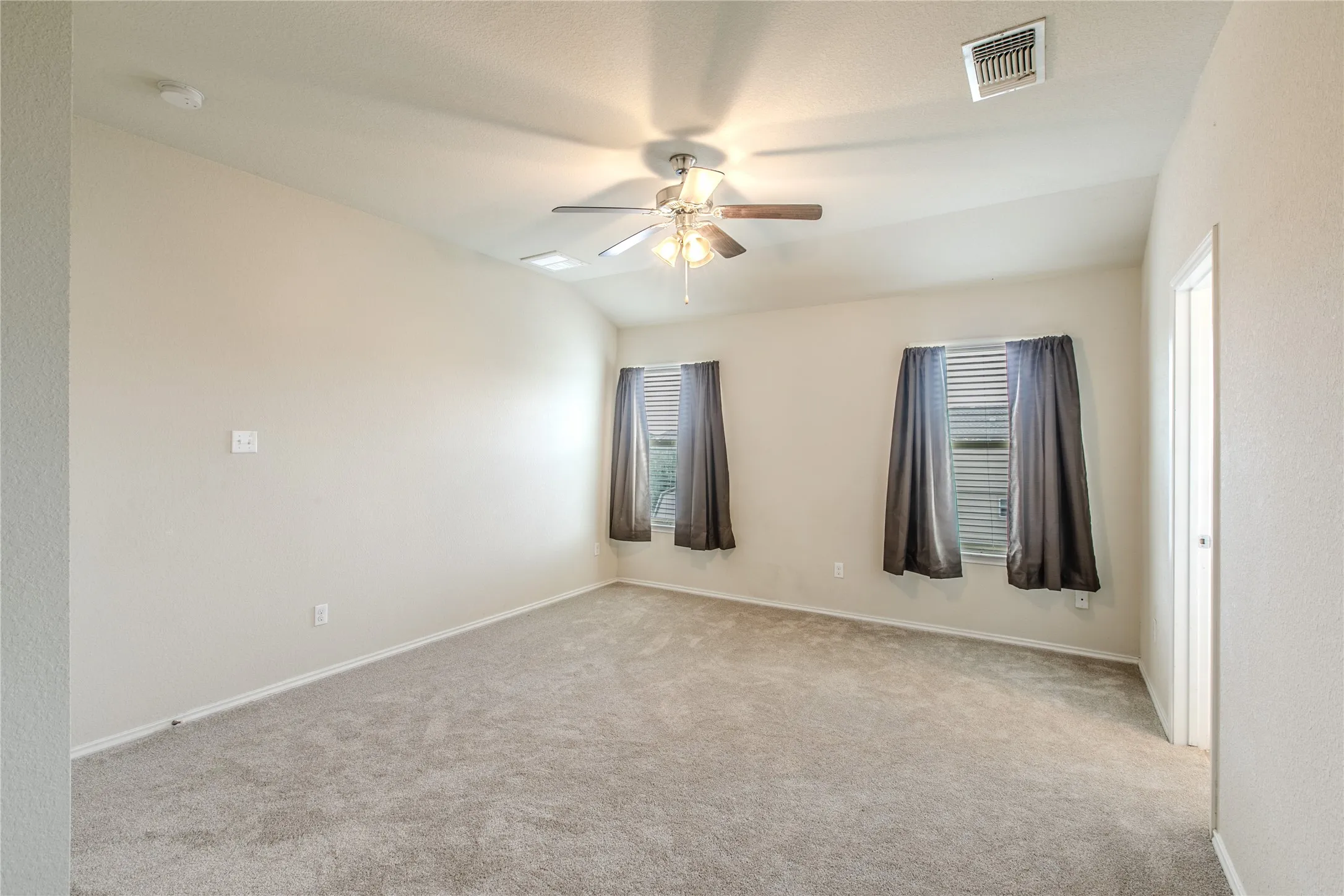 Single Family Residence For Sale in Mc Lennan County , 5412 TAMA Drive, Waco, Texas 76708, 4 Bedrooms, 3 Bathrooms, 2 Garage spaces, 1,922 Sqft, built in 2016, Price $287,900, mls#21273259, Real Estate Agent in Waco, Homes For Sale in Mc Lennan county, Homes For Sale in Waco, Realtor in Waco Texas, Real Estate Brokerage Independent Realty Texas, Luminita Cordes Realtor