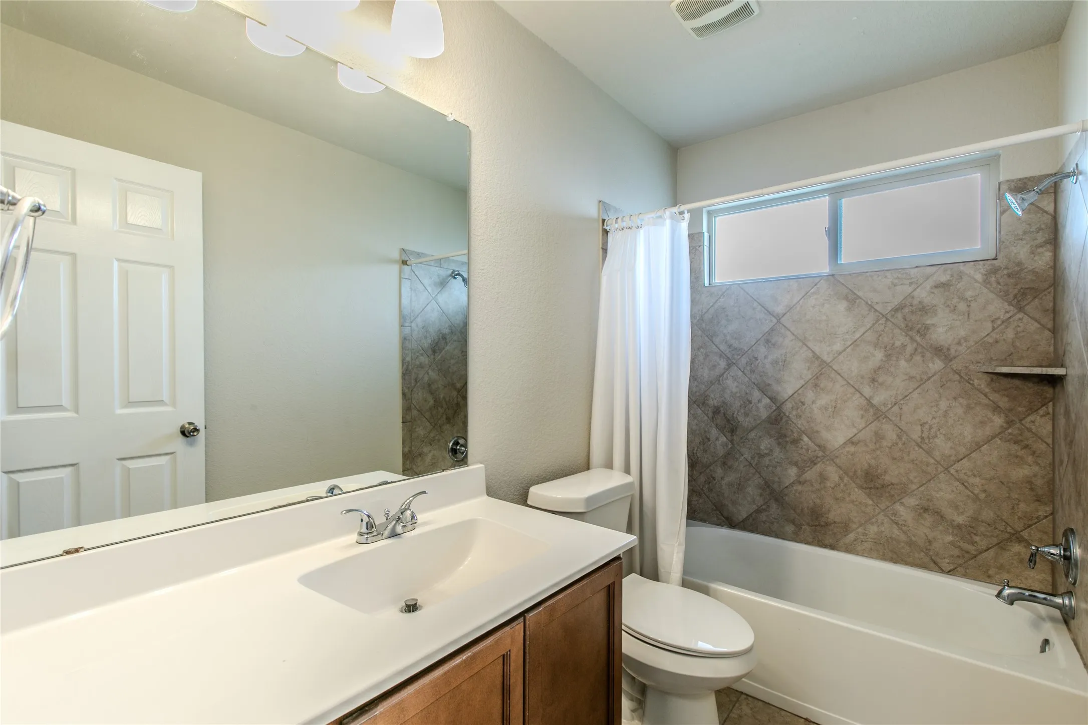 Single Family Residence For Sale in Mc Lennan County , 5412 TAMA Drive, Waco, Texas 76708, 4 Bedrooms, 3 Bathrooms, 2 Garage spaces, 1,922 Sqft, built in 2016, Price $287,900, mls#21273259, Real Estate Agent in Waco, Homes For Sale in Mc Lennan county, Homes For Sale in Waco, Realtor in Waco Texas, Real Estate Brokerage Independent Realty Texas, Luminita Cordes Realtor
