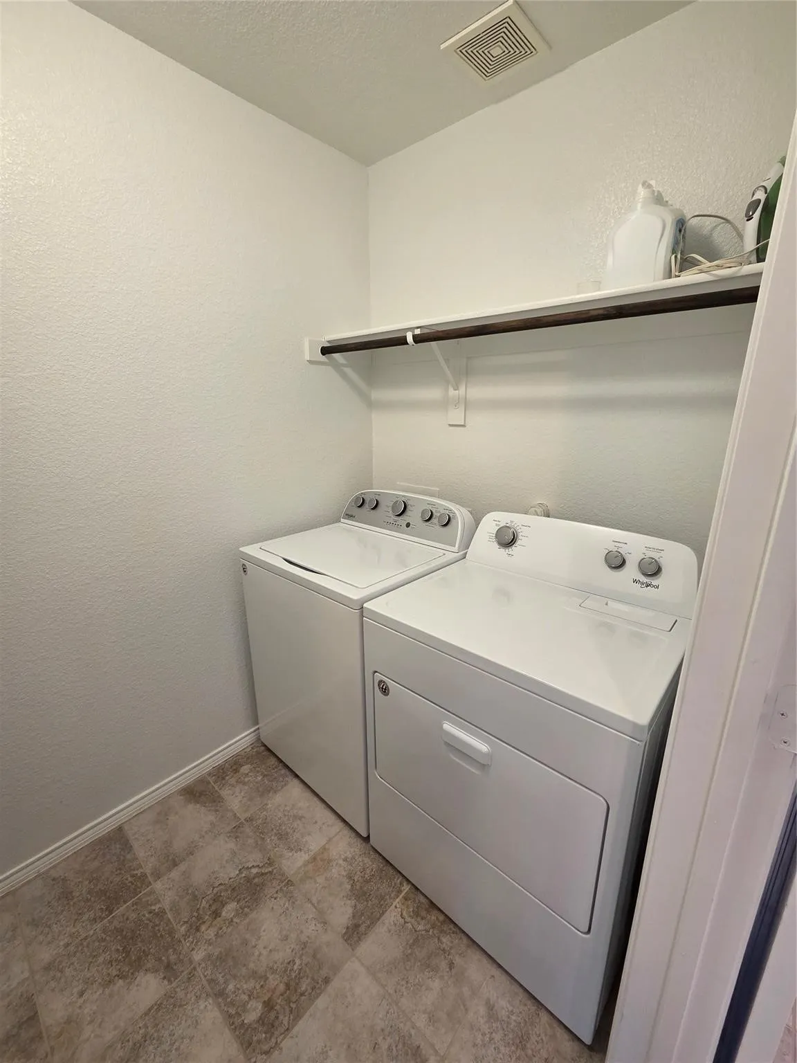 Single Family Residence For Rent in Tarrant County , 7504 Boat Wind Road, Fort Worth, Texas 76179, 3 Bedroom, 2 Bathroom, 2 Garage spaces, 1,924 Sqft, built in 2018, mls#21273300, Real Estate Agent in Fort Worth, Homes For Rent in Tarrant county, Homes For Rent in Fort Worth, Realtor in Fort Worth Texas, Real Estate Brokerage Independent Realty Texas, Luminita Cordes Realtor