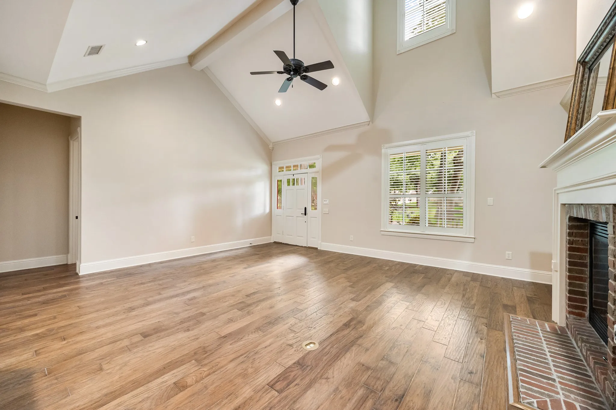 Single Family Residence For Sale in Rockwall County , 895 Ivy Lane, Rockwall, Texas 75087, 3 Bedroom, 3 Bathroom, 2 Garage spaces, 3,177 Sqft, built in 2007, mls#21273303, Real Estate Agent in Rockwall, Homes For Sale in Rockwall county, Homes For Sale in Rockwall, Realtor in Rockwall Texas, Real Estate Brokerage Independent Realty Texas, Luminita Cordes Realtor