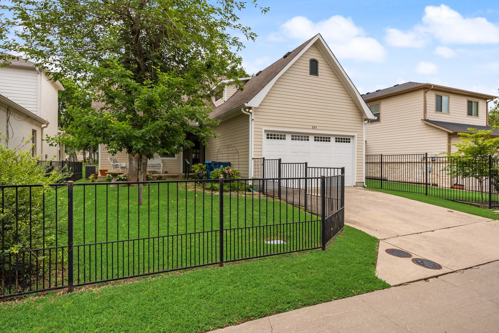 Single Family Residence For Sale in Rockwall County , 895 Ivy Lane, Rockwall, Texas 75087, 3 Bedroom, 3 Bathroom, 2 Garage spaces, 3,177 Sqft, built in 2007, mls#21273303, Real Estate Agent in Rockwall, Homes For Sale in Rockwall county, Homes For Sale in Rockwall, Realtor in Rockwall Texas, Real Estate Brokerage Independent Realty Texas, Luminita Cordes Realtor