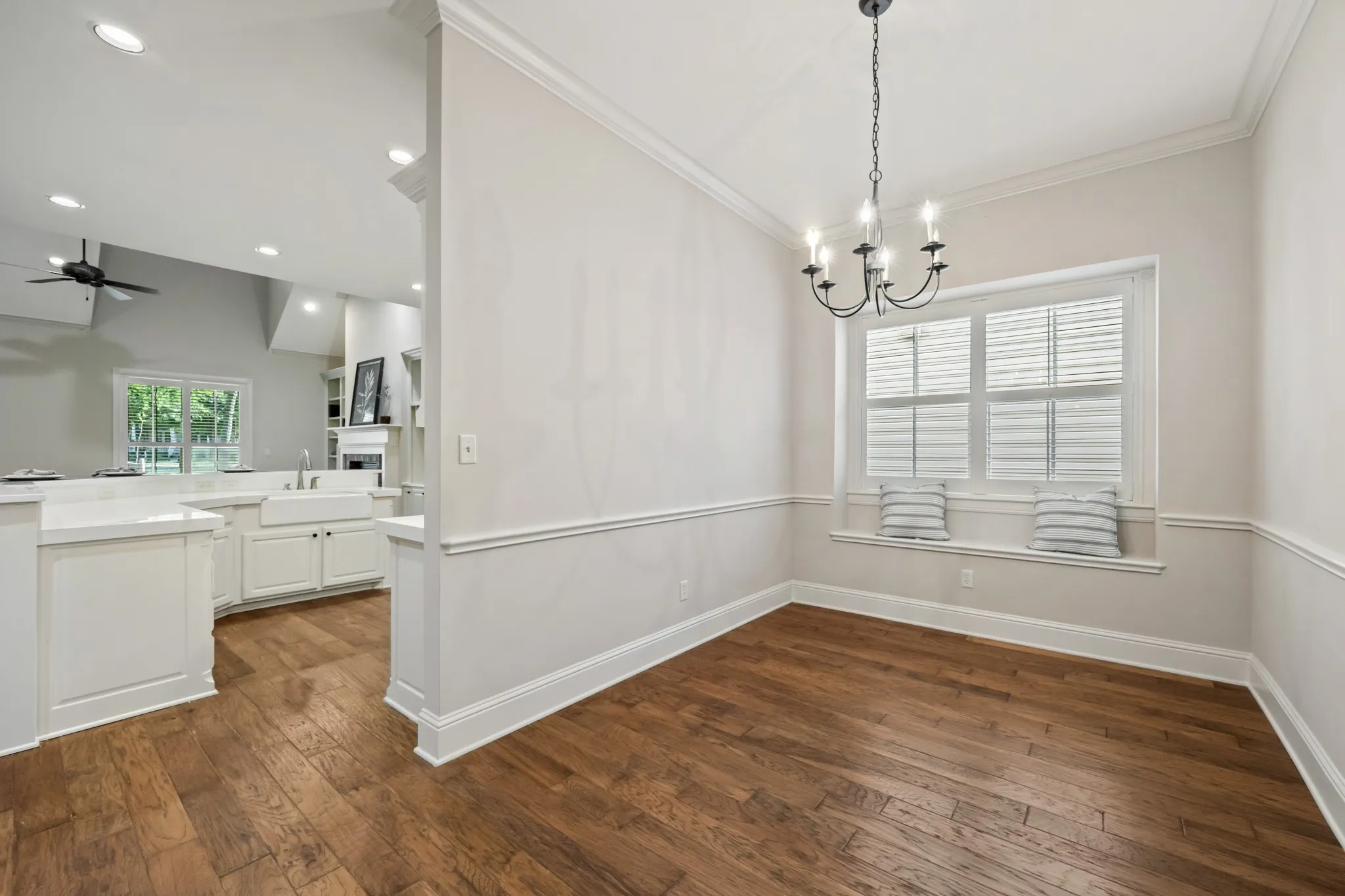 Single Family Residence For Sale in Rockwall County , 895 Ivy Lane, Rockwall, Texas 75087, 3 Bedroom, 3 Bathroom, 2 Garage spaces, 3,177 Sqft, built in 2007, mls#21273303, Real Estate Agent in Rockwall, Homes For Sale in Rockwall county, Homes For Sale in Rockwall, Realtor in Rockwall Texas, Real Estate Brokerage Independent Realty Texas, Luminita Cordes Realtor