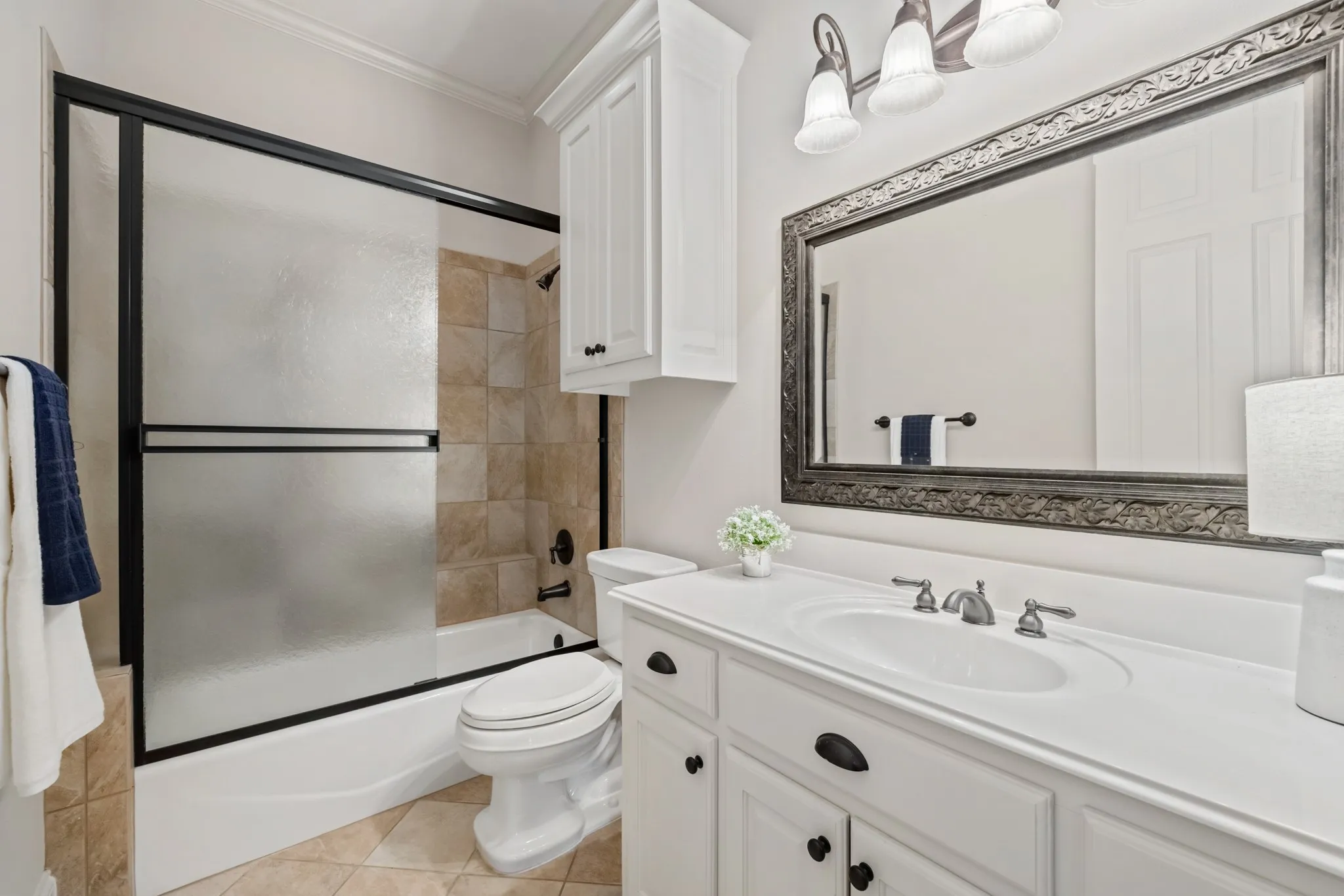 Single Family Residence For Sale in Rockwall County , 895 Ivy Lane, Rockwall, Texas 75087, 3 Bedroom, 3 Bathroom, 2 Garage spaces, 3,177 Sqft, built in 2007, mls#21273303, Real Estate Agent in Rockwall, Homes For Sale in Rockwall county, Homes For Sale in Rockwall, Realtor in Rockwall Texas, Real Estate Brokerage Independent Realty Texas, Luminita Cordes Realtor