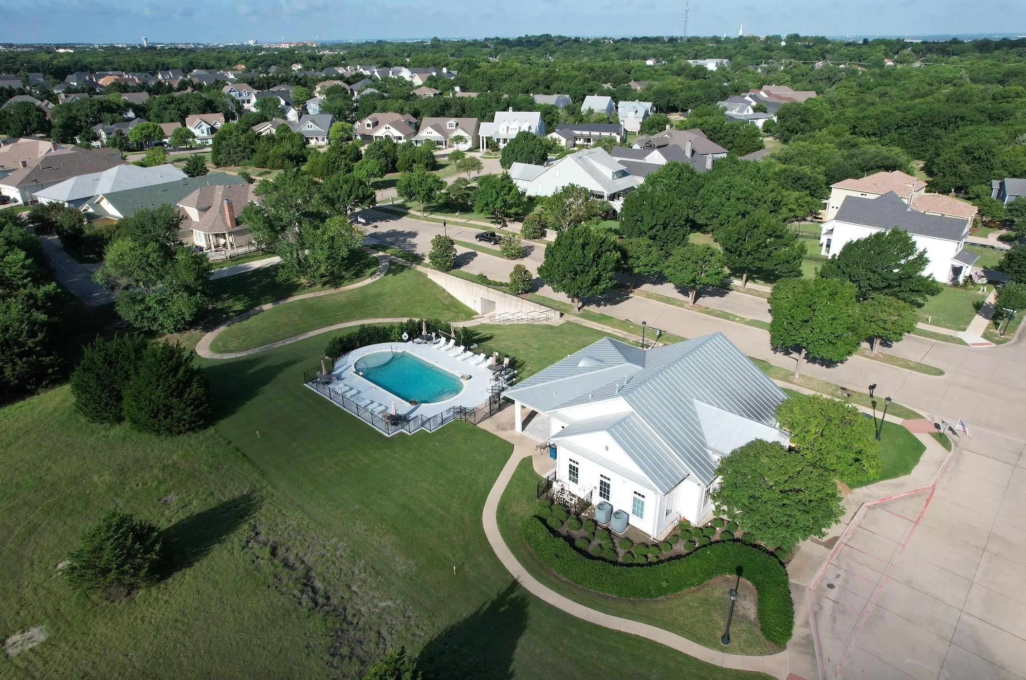 Single Family Residence For Sale in Rockwall County , 895 Ivy Lane, Rockwall, Texas 75087, 3 Bedroom, 3 Bathroom, 2 Garage spaces, 3,177 Sqft, built in 2007, mls#21273303, Real Estate Agent in Rockwall, Homes For Sale in Rockwall county, Homes For Sale in Rockwall, Realtor in Rockwall Texas, Real Estate Brokerage Independent Realty Texas, Luminita Cordes Realtor