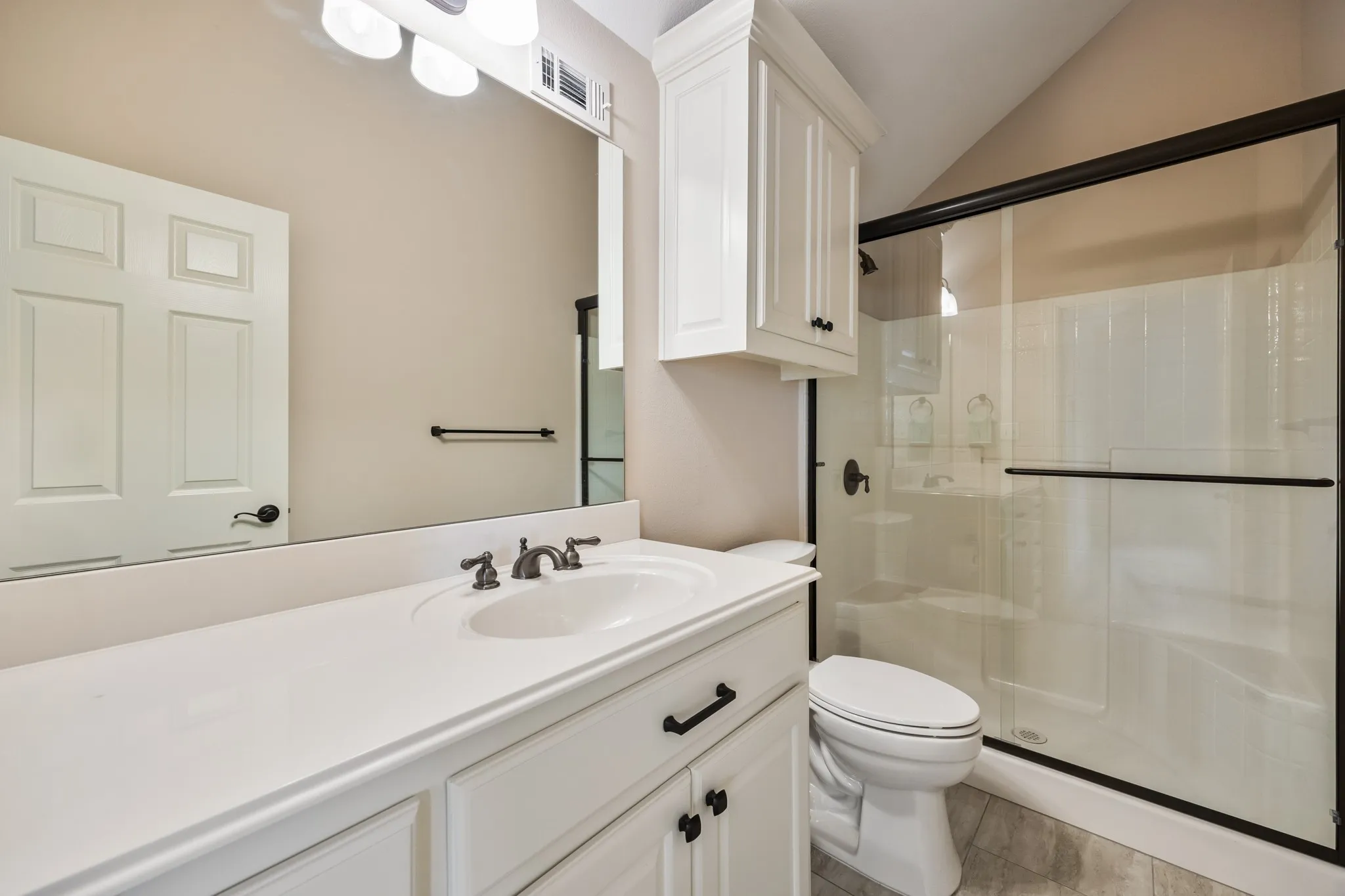 Upstairs Full Bath