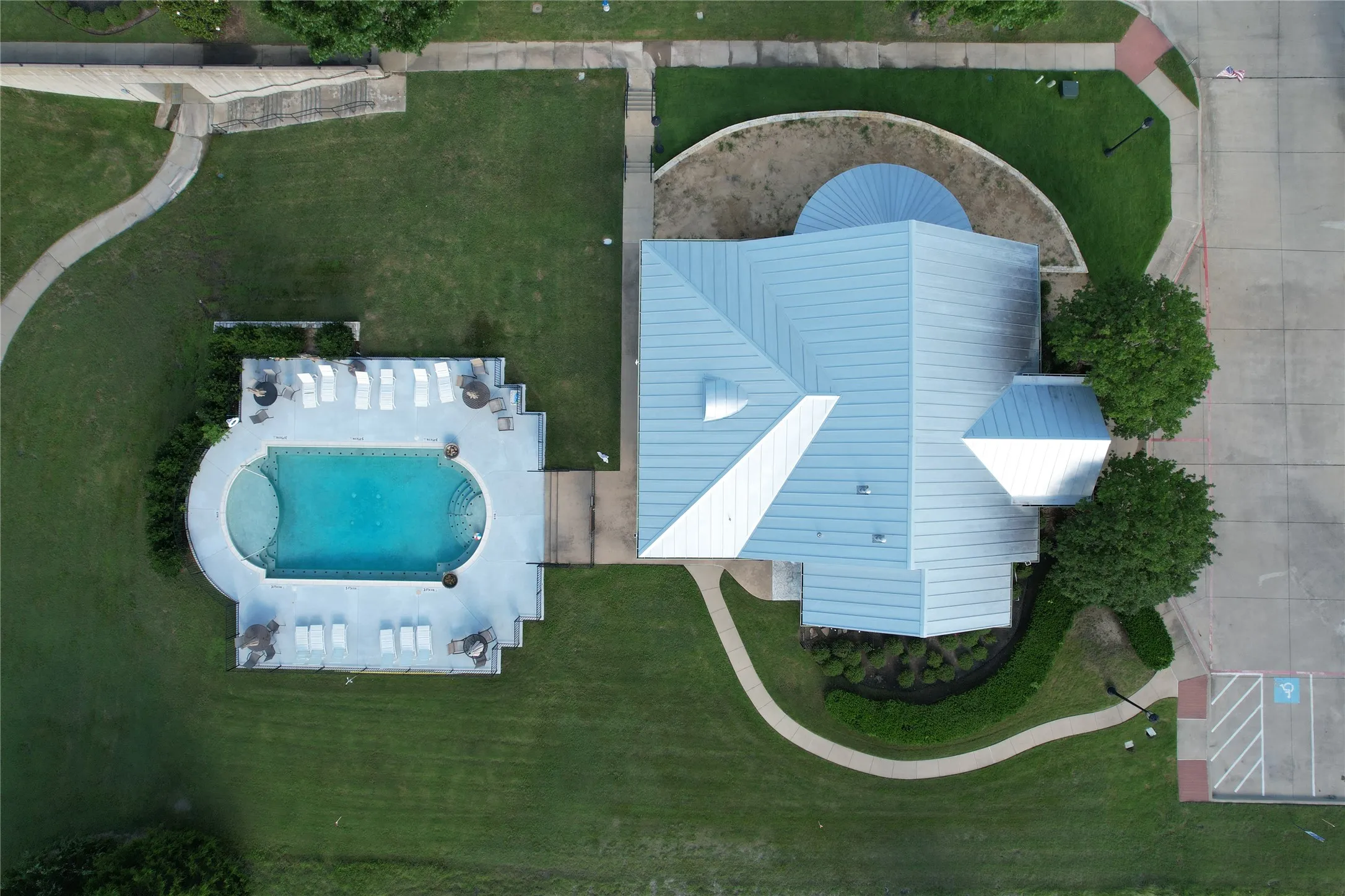 Single Family Residence For Sale in Rockwall County , 895 Ivy Lane, Rockwall, Texas 75087, 3 Bedroom, 3 Bathroom, 2 Garage spaces, 3,177 Sqft, built in 2007, mls#21273303, Real Estate Agent in Rockwall, Homes For Sale in Rockwall county, Homes For Sale in Rockwall, Realtor in Rockwall Texas, Real Estate Brokerage Independent Realty Texas, Luminita Cordes Realtor