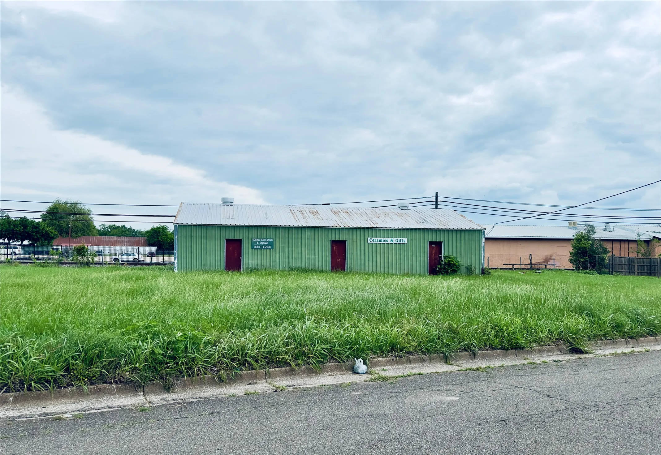 Industrial For Sale in Hopkins County , 300 W Hinnant Street, Sulphur Springs, Texas 75482, 0, 0, Garage spaces, 0 Sqft, built in 0, mls#21273342, Real Estate Agent in Sulphur Springs, Homes For Sale in Hopkins county, Homes For Sale in Sulphur Springs, Realtor in Sulphur Springs Texas, Real Estate Brokerage Independent Realty Texas, Luminita Cordes Realtor