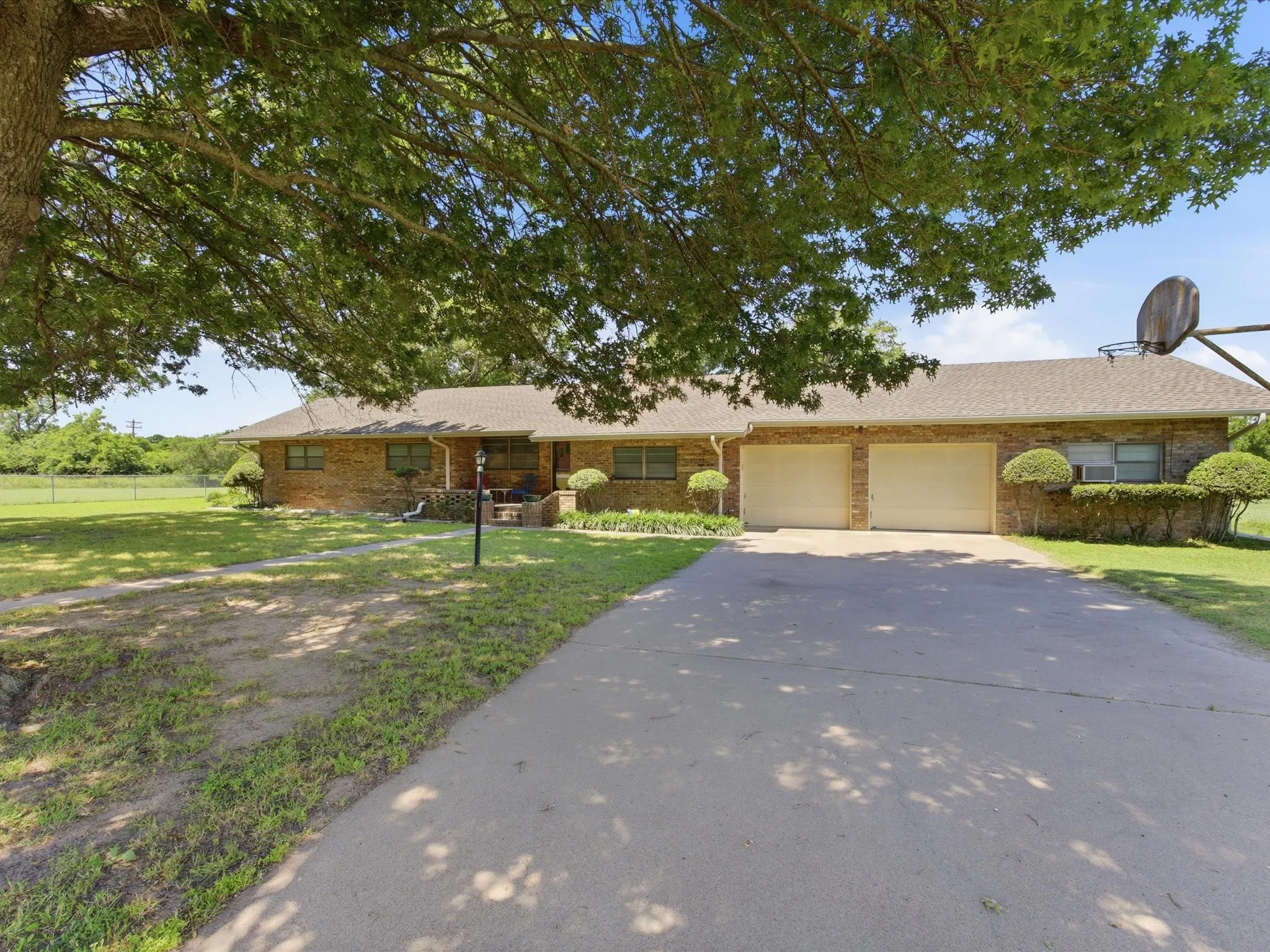 Single Family Residence For Sale in Montague County , 7642 Tx-175, Montague, Texas 76251, 3 Bedroom, 2 Bathroom, 2 Garage spaces, 1,507 Sqft, built in 0, mls#21271848, Real Estate Agent in Montague, Homes For Sale in Montague county, Homes For Sale in Montague, Realtor in Montague Texas, Real Estate Brokerage Independent Realty Texas, Luminita Cordes Realtor