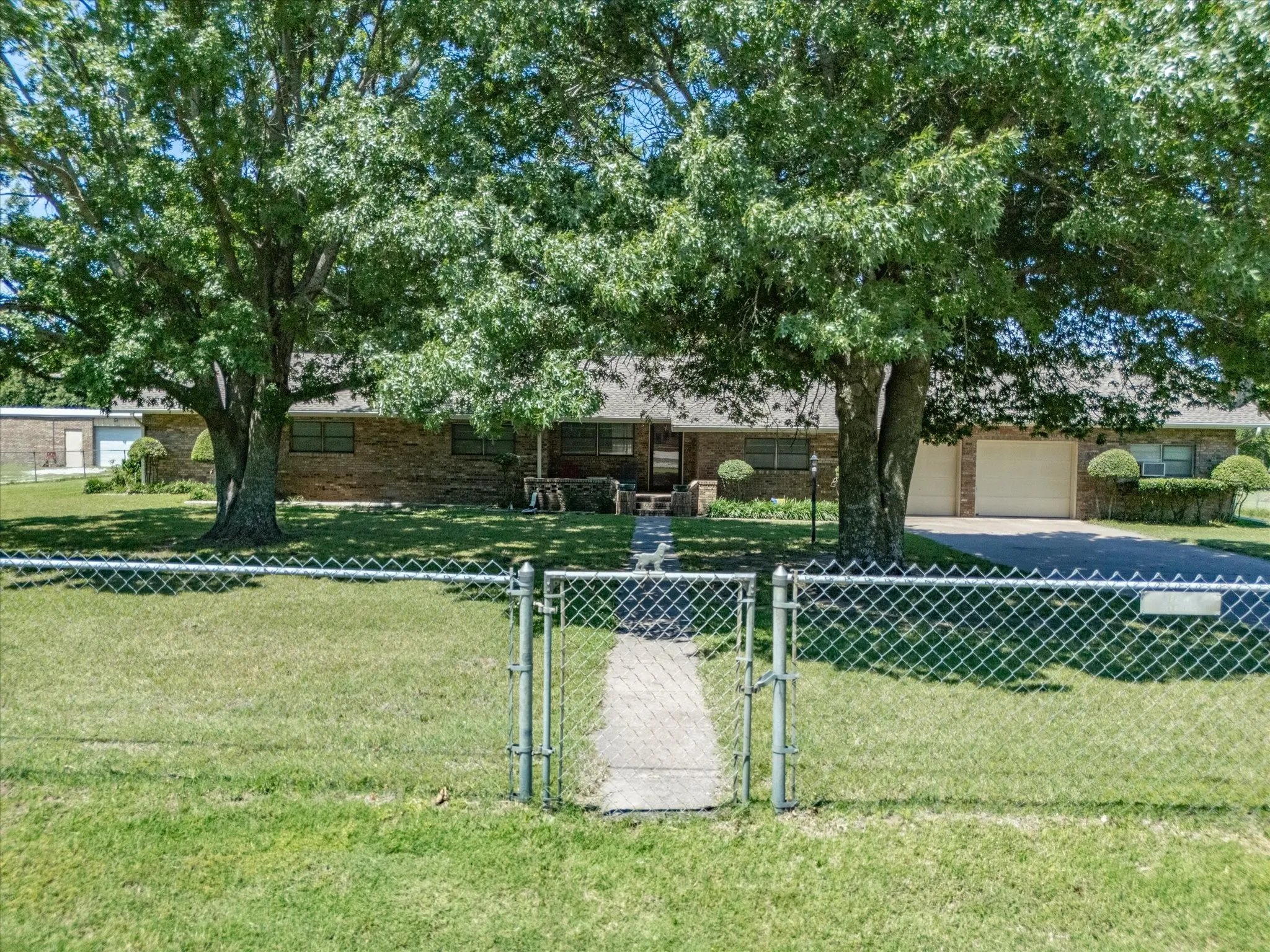 Single Family Residence For Sale in Montague County , 7642 Tx-175, Montague, Texas 76251, 3 Bedroom, 2 Bathroom, 2 Garage spaces, 1,507 Sqft, built in 0, mls#21271848, Real Estate Agent in Montague, Homes For Sale in Montague county, Homes For Sale in Montague, Realtor in Montague Texas, Real Estate Brokerage Independent Realty Texas, Luminita Cordes Realtor