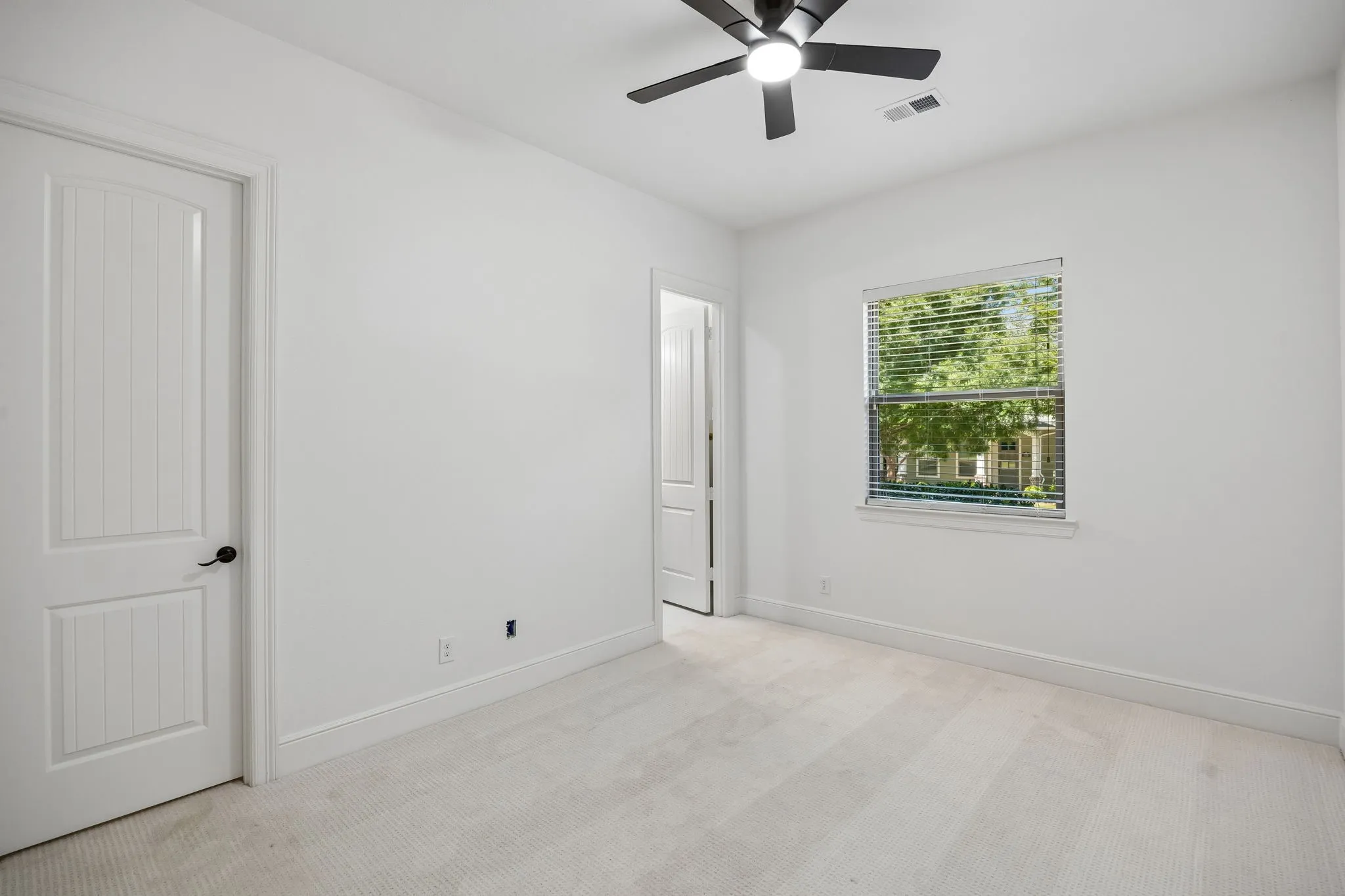 Single Family Residence For Sale in Tarrant County , 2601 Fairhill Lane, Flower Mound, Texas 75022, 4 Bedroom, 5 Bathroom, 3 Garage spaces, 4,100 Sqft, built in 2015, mls#21271557, Real Estate Agent in Flower Mound, Homes For Sale in Tarrant county, Homes For Sale in Flower Mound, Realtor in Flower Mound Texas, Real Estate Brokerage Independent Realty Texas, Luminita Cordes Realtor