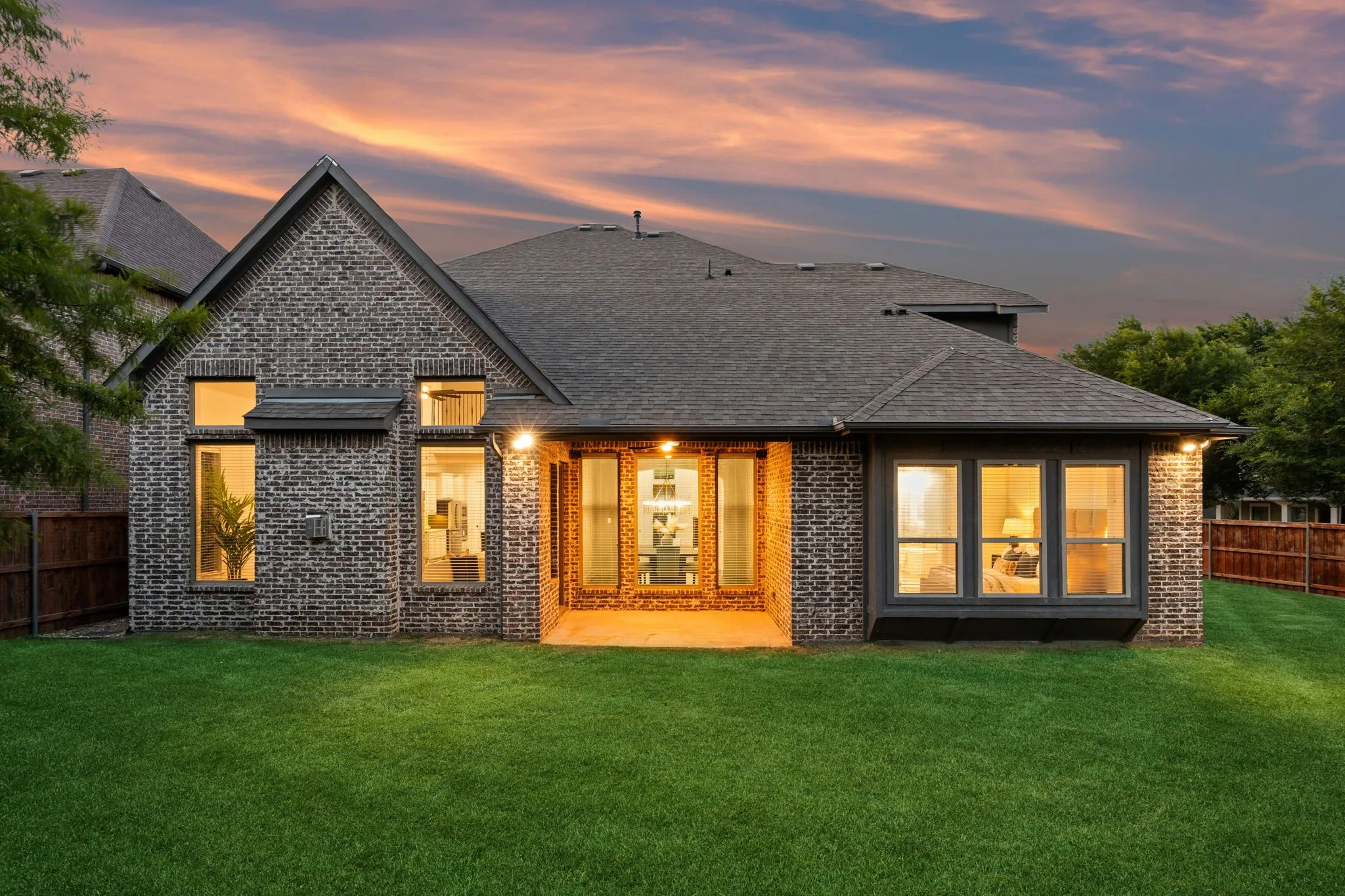 Single Family Residence For Sale in Tarrant County , 2601 Fairhill Lane, Flower Mound, Texas 75022, 4 Bedroom, 5 Bathroom, 3 Garage spaces, 4,100 Sqft, built in 2015, mls#21271557, Real Estate Agent in Flower Mound, Homes For Sale in Tarrant county, Homes For Sale in Flower Mound, Realtor in Flower Mound Texas, Real Estate Brokerage Independent Realty Texas, Luminita Cordes Realtor