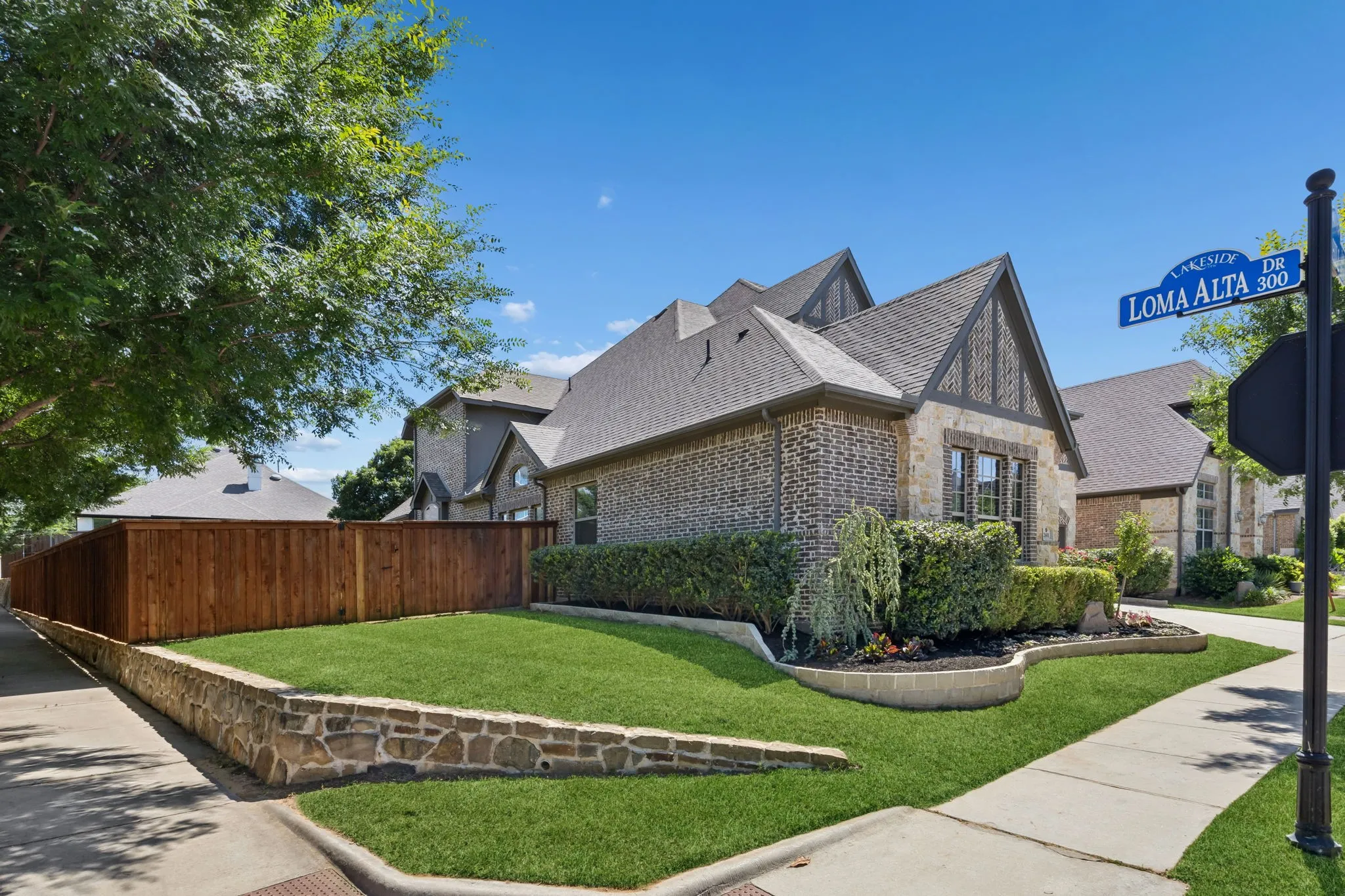 Single Family Residence For Sale in Tarrant County , 2601 Fairhill Lane, Flower Mound, Texas 75022, 4 Bedroom, 5 Bathroom, 3 Garage spaces, 4,100 Sqft, built in 2015, mls#21271557, Real Estate Agent in Flower Mound, Homes For Sale in Tarrant county, Homes For Sale in Flower Mound, Realtor in Flower Mound Texas, Real Estate Brokerage Independent Realty Texas, Luminita Cordes Realtor