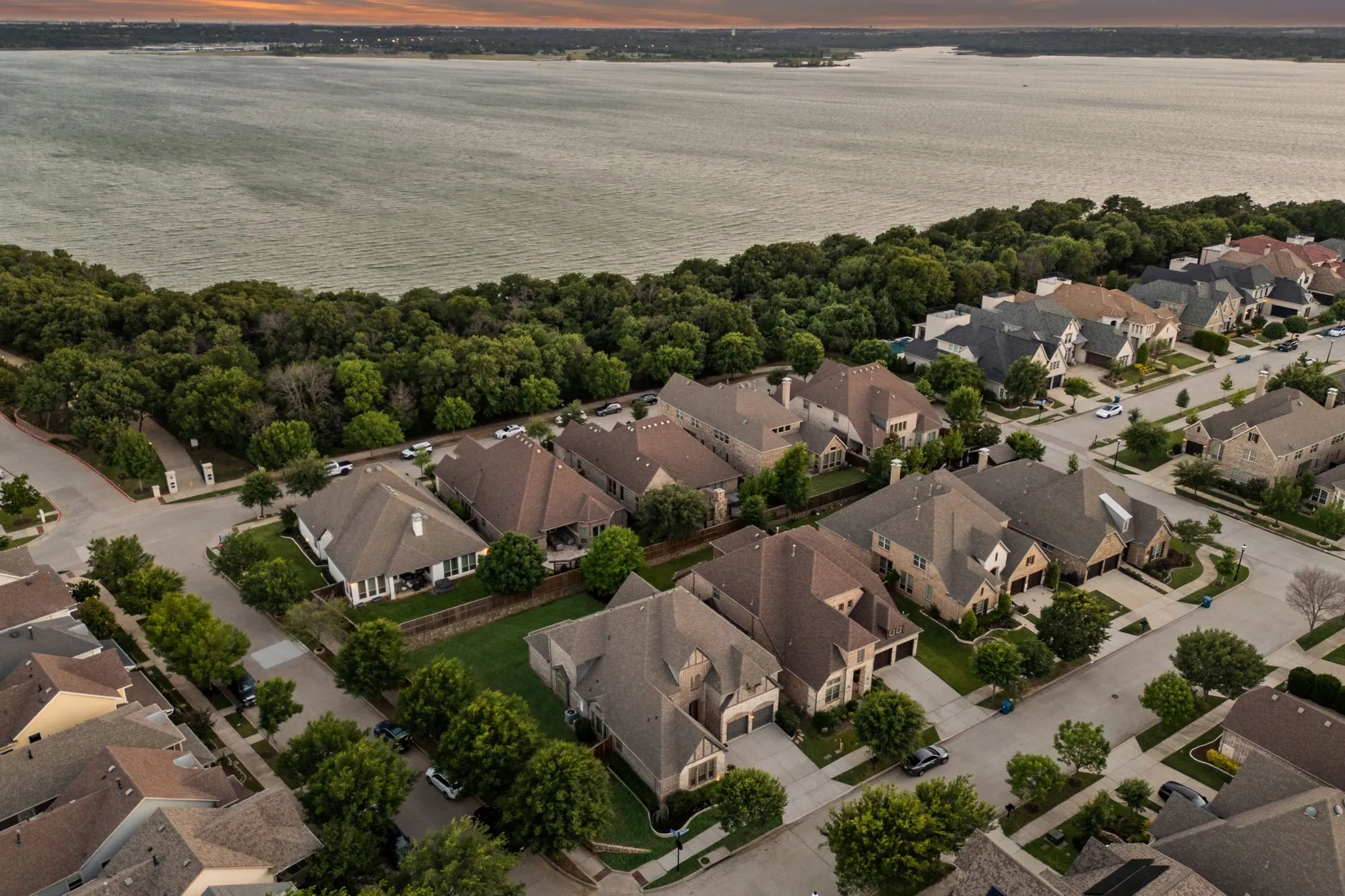 Single Family Residence For Sale in Tarrant County , 2601 Fairhill Lane, Flower Mound, Texas 75022, 4 Bedroom, 5 Bathroom, 3 Garage spaces, 4,100 Sqft, built in 2015, mls#21271557, Real Estate Agent in Flower Mound, Homes For Sale in Tarrant county, Homes For Sale in Flower Mound, Realtor in Flower Mound Texas, Real Estate Brokerage Independent Realty Texas, Luminita Cordes Realtor