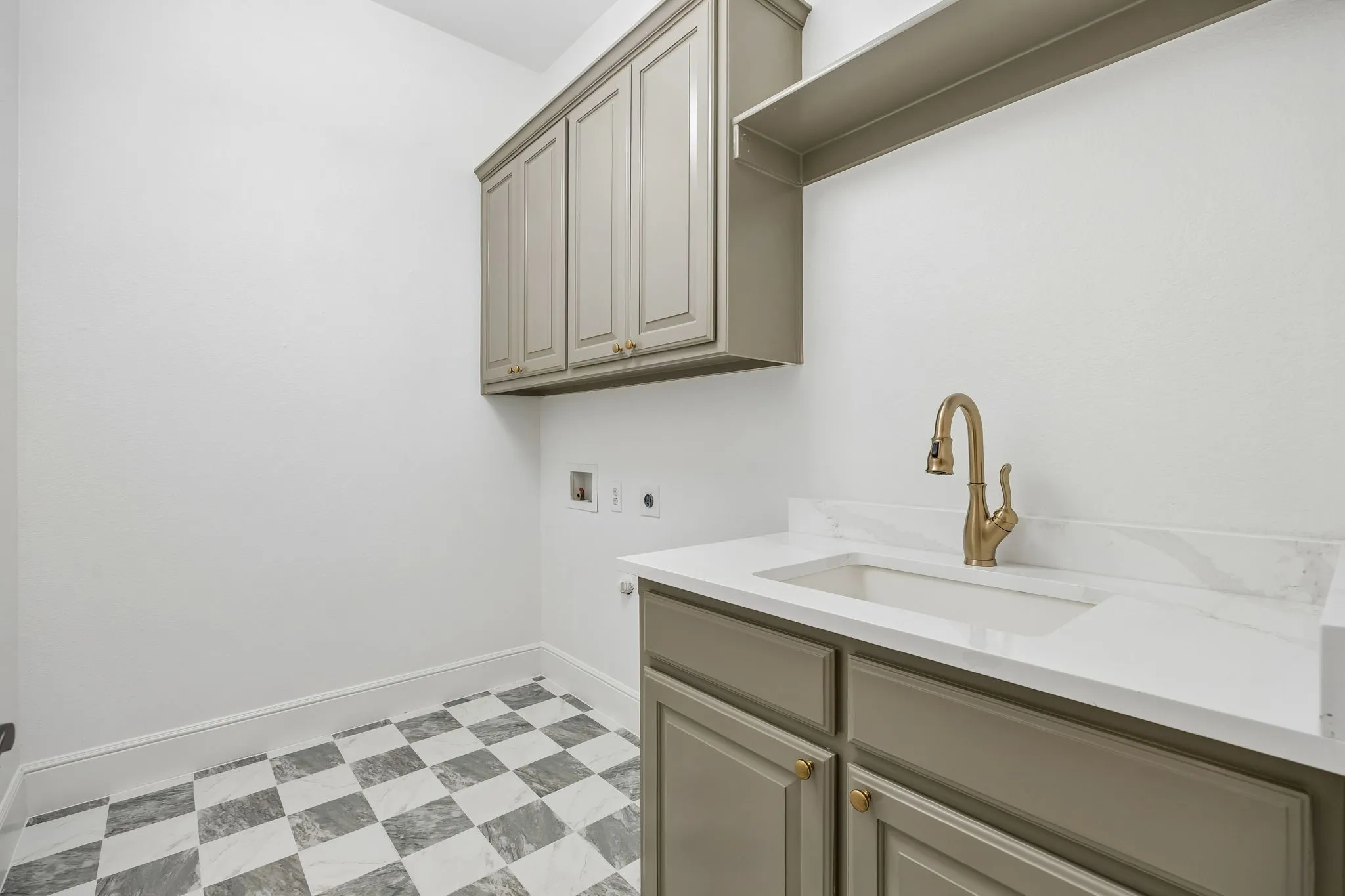 Single Family Residence For Sale in Tarrant County , 2601 Fairhill Lane, Flower Mound, Texas 75022, 4 Bedroom, 5 Bathroom, 3 Garage spaces, 4,100 Sqft, built in 2015, mls#21271557, Real Estate Agent in Flower Mound, Homes For Sale in Tarrant county, Homes For Sale in Flower Mound, Realtor in Flower Mound Texas, Real Estate Brokerage Independent Realty Texas, Luminita Cordes Realtor