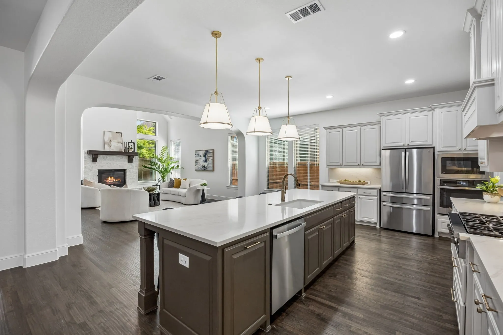 Single Family Residence For Sale in Tarrant County , 2601 Fairhill Lane, Flower Mound, Texas 75022, 4 Bedroom, 5 Bathroom, 3 Garage spaces, 4,100 Sqft, built in 2015, mls#21271557, Real Estate Agent in Flower Mound, Homes For Sale in Tarrant county, Homes For Sale in Flower Mound, Realtor in Flower Mound Texas, Real Estate Brokerage Independent Realty Texas, Luminita Cordes Realtor