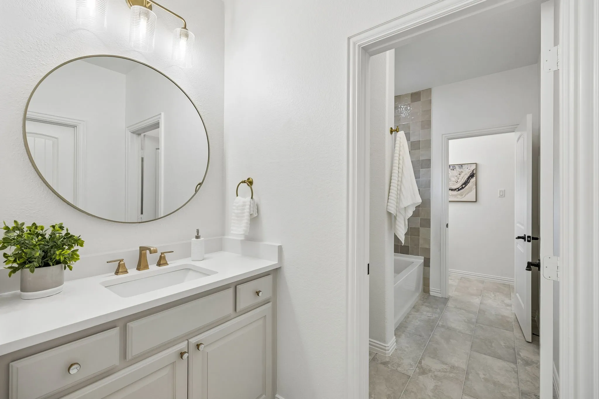 Single Family Residence For Sale in Tarrant County , 2601 Fairhill Lane, Flower Mound, Texas 75022, 4 Bedroom, 5 Bathroom, 3 Garage spaces, 4,100 Sqft, built in 2015, mls#21271557, Real Estate Agent in Flower Mound, Homes For Sale in Tarrant county, Homes For Sale in Flower Mound, Realtor in Flower Mound Texas, Real Estate Brokerage Independent Realty Texas, Luminita Cordes Realtor