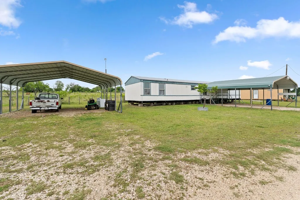 Manufactured Home For Sale in Hill County , 7956 Fm 2114, Hubbard, Texas 76648, 3 Bedrooms, 2 Bathrooms, Garage spaces, 1,088 Sqft, built in 2000, Price $600,000, mls#21272665, Real Estate Agent in Hubbard, Homes For Sale in Hill county, Homes For Sale in Hubbard, Realtor in Hubbard Texas, Real Estate Brokerage Independent Realty Texas, Luminita Cordes Realtor