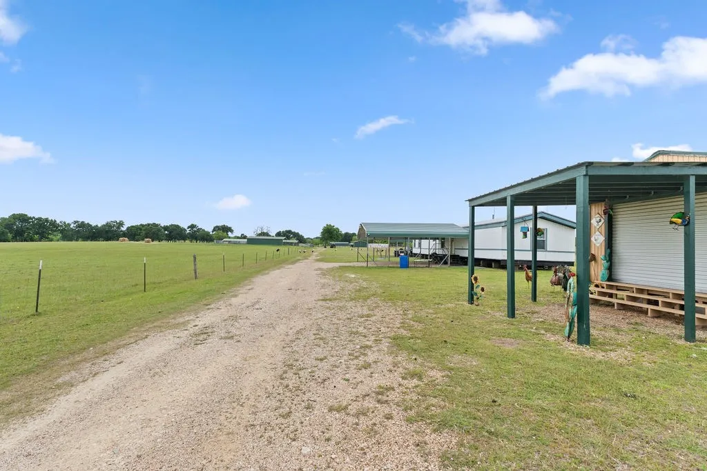 Manufactured Home For Sale in Hill County , 7956 Fm 2114, Hubbard, Texas 76648, 3 Bedrooms, 2 Bathrooms, Garage spaces, 1,088 Sqft, built in 2000, Price $600,000, mls#21272665, Real Estate Agent in Hubbard, Homes For Sale in Hill county, Homes For Sale in Hubbard, Realtor in Hubbard Texas, Real Estate Brokerage Independent Realty Texas, Luminita Cordes Realtor