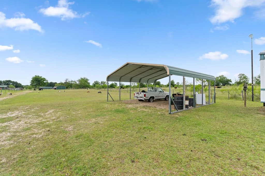Manufactured Home For Sale in Hill County , 7956 Fm 2114, Hubbard, Texas 76648, 3 Bedrooms, 2 Bathrooms, Garage spaces, 1,088 Sqft, built in 2000, Price $600,000, mls#21272665, Real Estate Agent in Hubbard, Homes For Sale in Hill county, Homes For Sale in Hubbard, Realtor in Hubbard Texas, Real Estate Brokerage Independent Realty Texas, Luminita Cordes Realtor