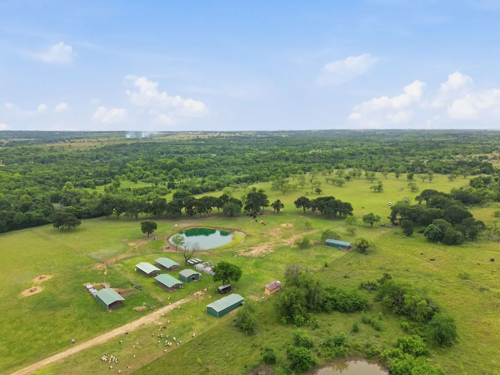 Manufactured Home For Sale in Hill County , 7956 Fm 2114, Hubbard, Texas 76648, 3 Bedrooms, 2 Bathrooms, Garage spaces, 1,088 Sqft, built in 2000, Price $600,000, mls#21272665, Real Estate Agent in Hubbard, Homes For Sale in Hill county, Homes For Sale in Hubbard, Realtor in Hubbard Texas, Real Estate Brokerage Independent Realty Texas, Luminita Cordes Realtor