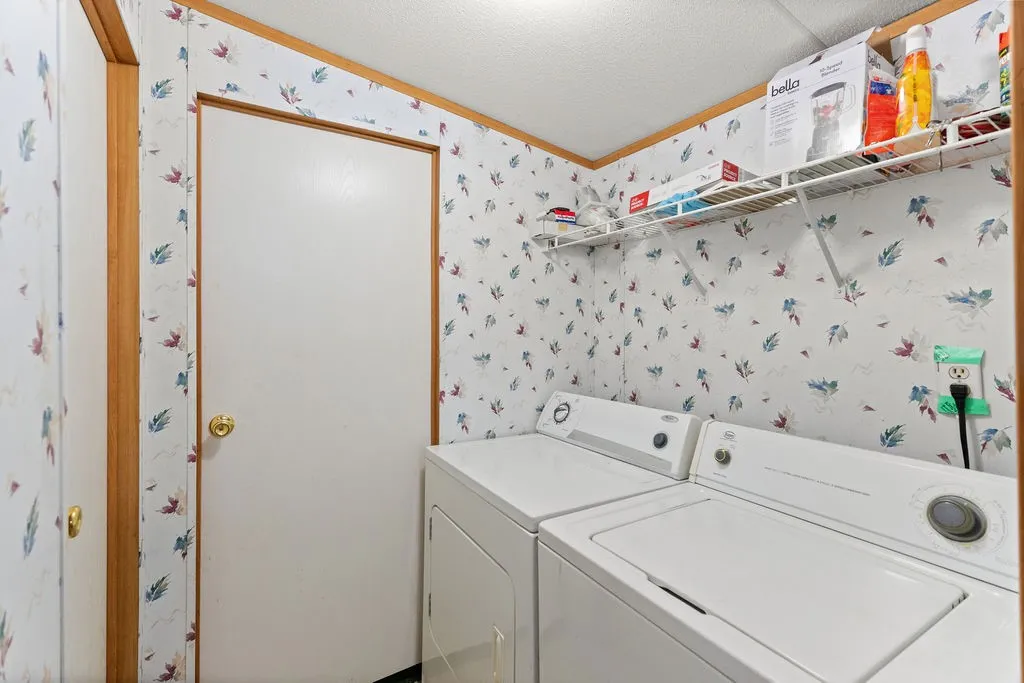 Manufactured Home For Sale in Hill County , 7956 Fm 2114, Hubbard, Texas 76648, 3 Bedrooms, 2 Bathrooms, Garage spaces, 1,088 Sqft, built in 2000, Price $600,000, mls#21272665, Real Estate Agent in Hubbard, Homes For Sale in Hill county, Homes For Sale in Hubbard, Realtor in Hubbard Texas, Real Estate Brokerage Independent Realty Texas, Luminita Cordes Realtor