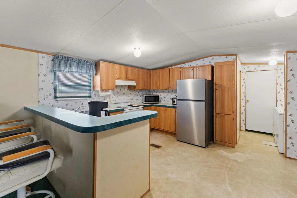 Manufactured Home For Sale in Hill County , 7956 Fm 2114, Hubbard, Texas 76648, 3 Bedrooms, 2 Bathrooms, Garage spaces, 1,088 Sqft, built in 2000, Price $600,000, mls#21272665, Real Estate Agent in Hubbard, Homes For Sale in Hill county, Homes For Sale in Hubbard, Realtor in Hubbard Texas, Real Estate Brokerage Independent Realty Texas, Luminita Cordes Realtor