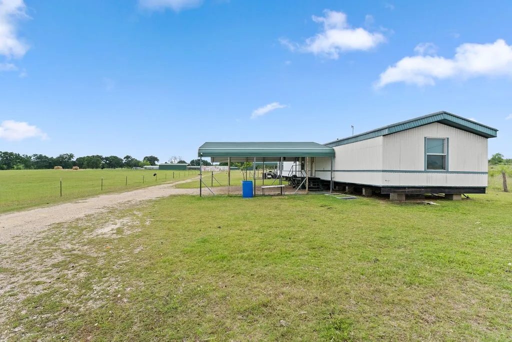 Manufactured Home For Sale in Hill County , 7956 Fm 2114, Hubbard, Texas 76648, 3 Bedrooms, 2 Bathrooms, Garage spaces, 1,088 Sqft, built in 2000, Price $600,000, mls#21272665, Real Estate Agent in Hubbard, Homes For Sale in Hill county, Homes For Sale in Hubbard, Realtor in Hubbard Texas, Real Estate Brokerage Independent Realty Texas, Luminita Cordes Realtor
