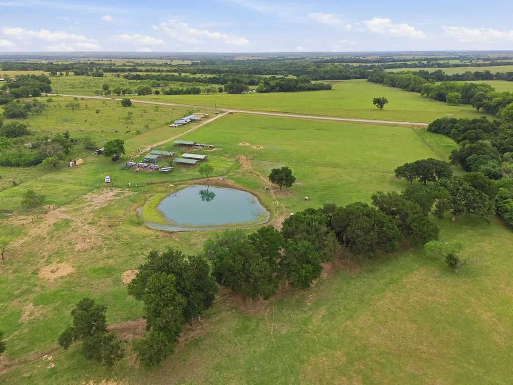 Manufactured Home For Sale in Hill County , 7956 Fm 2114, Hubbard, Texas 76648, 3 Bedrooms, 2 Bathrooms, Garage spaces, 1,088 Sqft, built in 2000, Price $600,000, mls#21272665, Real Estate Agent in Hubbard, Homes For Sale in Hill county, Homes For Sale in Hubbard, Realtor in Hubbard Texas, Real Estate Brokerage Independent Realty Texas, Luminita Cordes Realtor