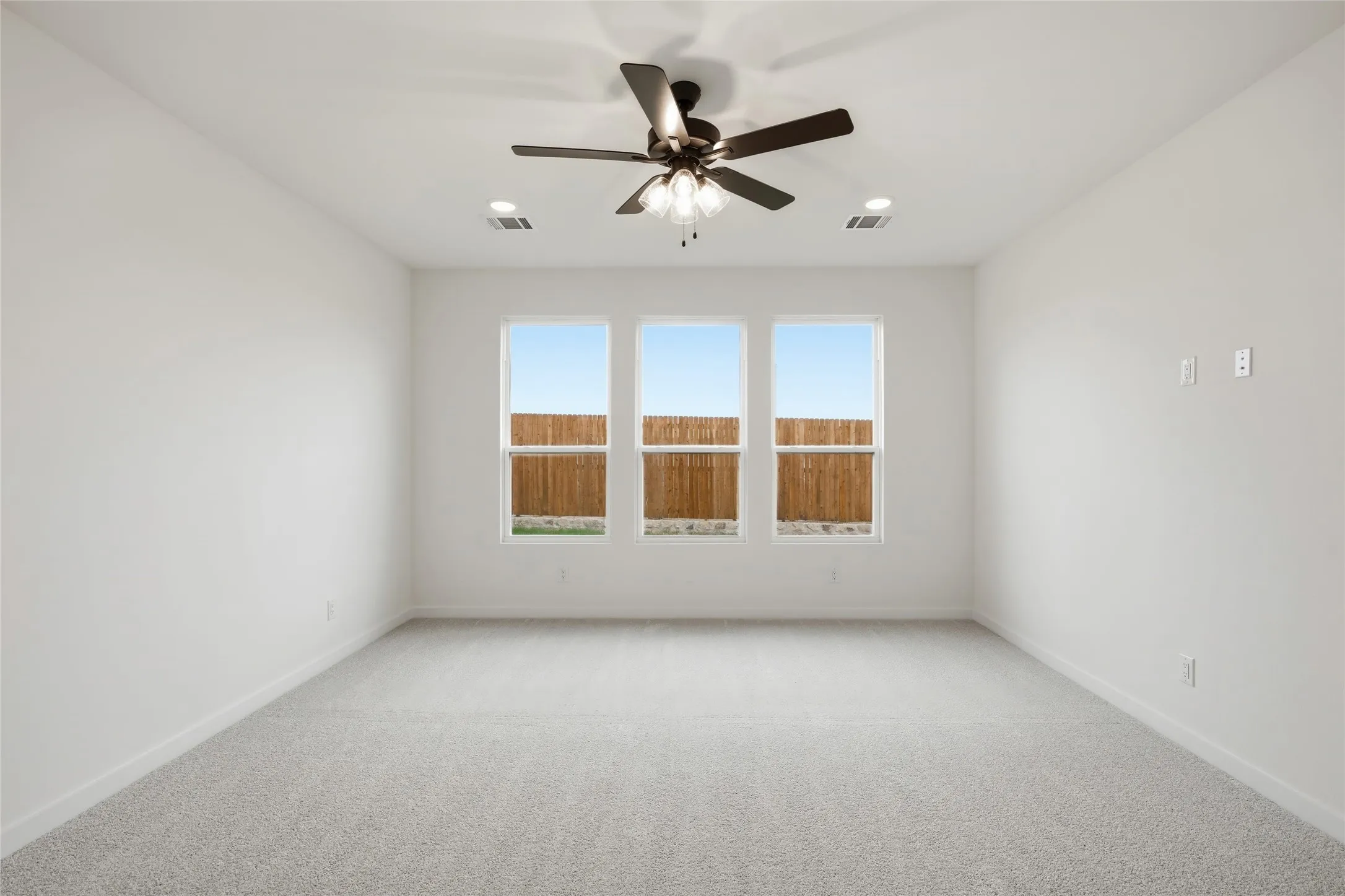 Single Family Residence For Sale in Tarrant County , 4620 Commack Drive, Fort Worth, Texas 76135, 5 Bedroom, 3 Bathroom, 2 Garage spaces, 3,043 Sqft, built in 2026, mls#21273350, Real Estate Agent in Fort Worth, Homes For Sale in Tarrant county, Homes For Sale in Fort Worth, Realtor in Fort Worth Texas, Real Estate Brokerage Independent Realty Texas, Luminita Cordes Realtor