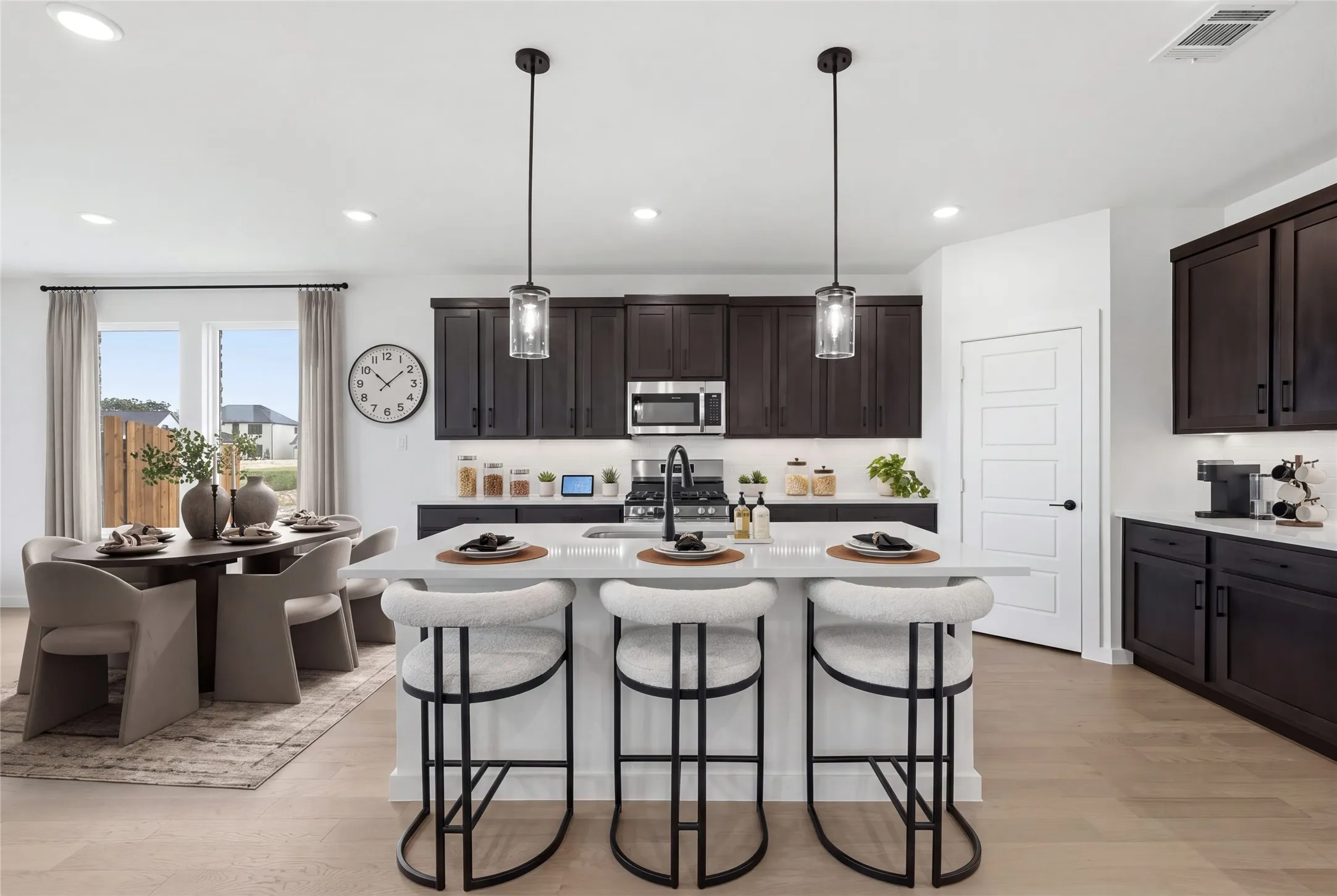 Single Family Residence For Sale in Tarrant County , 4620 Commack Drive, Fort Worth, Texas 76135, 5 Bedroom, 3 Bathroom, 2 Garage spaces, 3,043 Sqft, built in 2026, mls#21273350, Real Estate Agent in Fort Worth, Homes For Sale in Tarrant county, Homes For Sale in Fort Worth, Realtor in Fort Worth Texas, Real Estate Brokerage Independent Realty Texas, Luminita Cordes Realtor