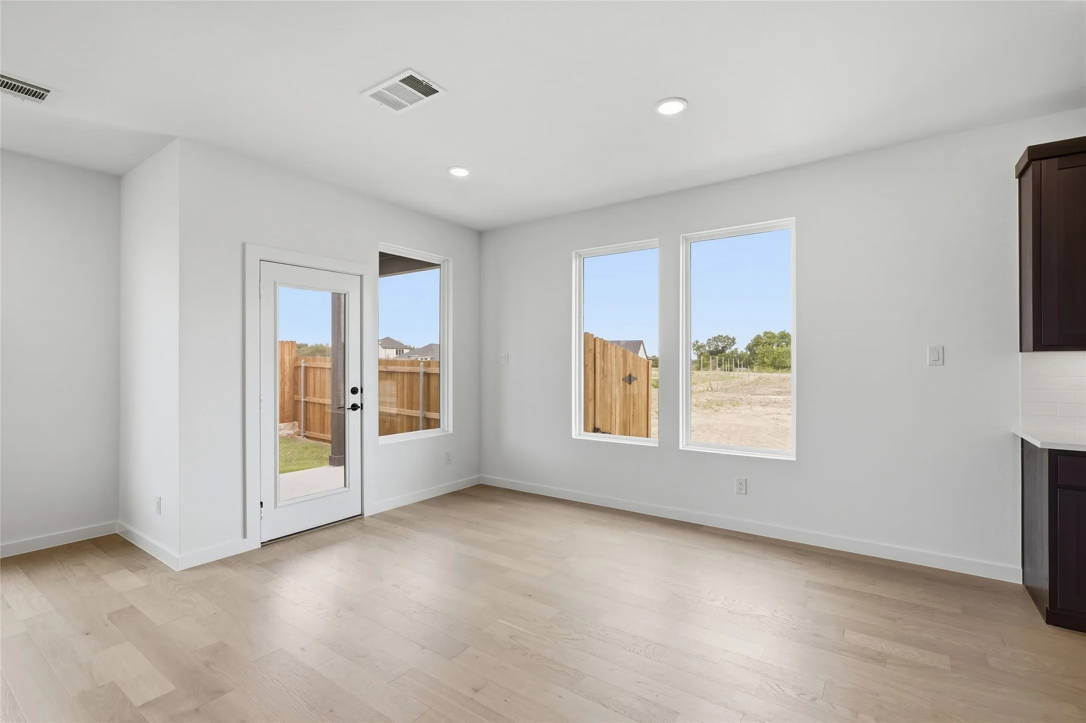 Single Family Residence For Sale in Tarrant County , 4620 Commack Drive, Fort Worth, Texas 76135, 5 Bedroom, 3 Bathroom, 2 Garage spaces, 3,043 Sqft, built in 2026, mls#21273350, Real Estate Agent in Fort Worth, Homes For Sale in Tarrant county, Homes For Sale in Fort Worth, Realtor in Fort Worth Texas, Real Estate Brokerage Independent Realty Texas, Luminita Cordes Realtor