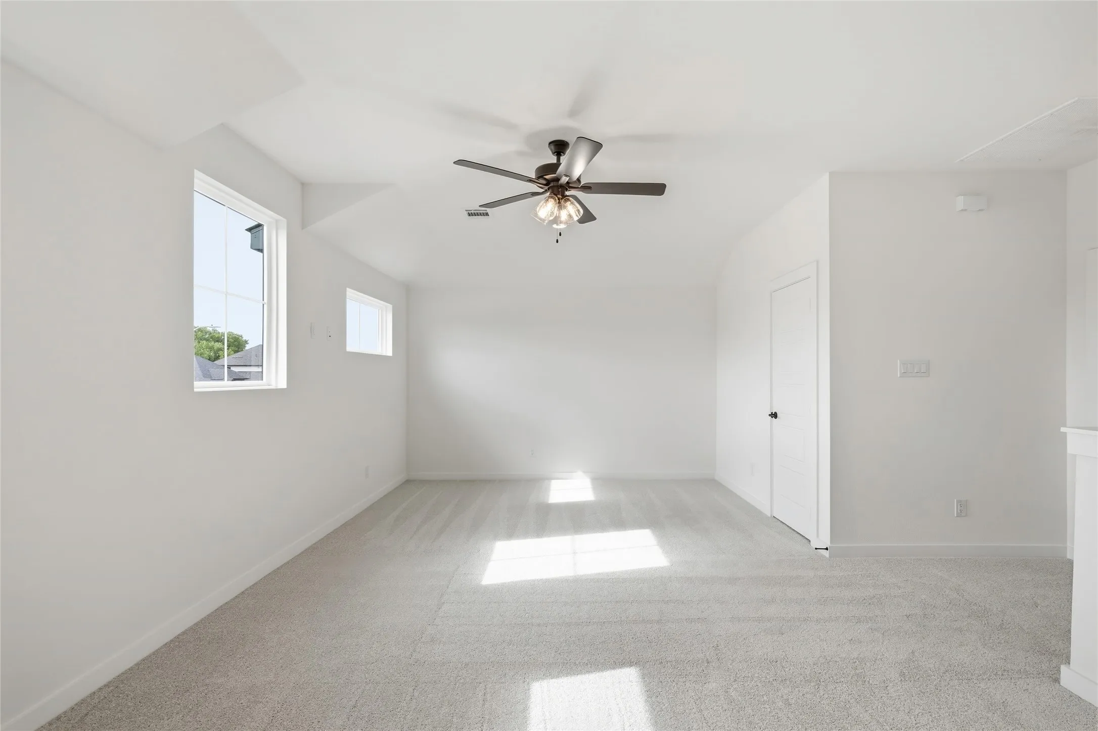 Single Family Residence For Sale in Tarrant County , 4620 Commack Drive, Fort Worth, Texas 76135, 5 Bedroom, 3 Bathroom, 2 Garage spaces, 3,043 Sqft, built in 2026, mls#21273350, Real Estate Agent in Fort Worth, Homes For Sale in Tarrant county, Homes For Sale in Fort Worth, Realtor in Fort Worth Texas, Real Estate Brokerage Independent Realty Texas, Luminita Cordes Realtor