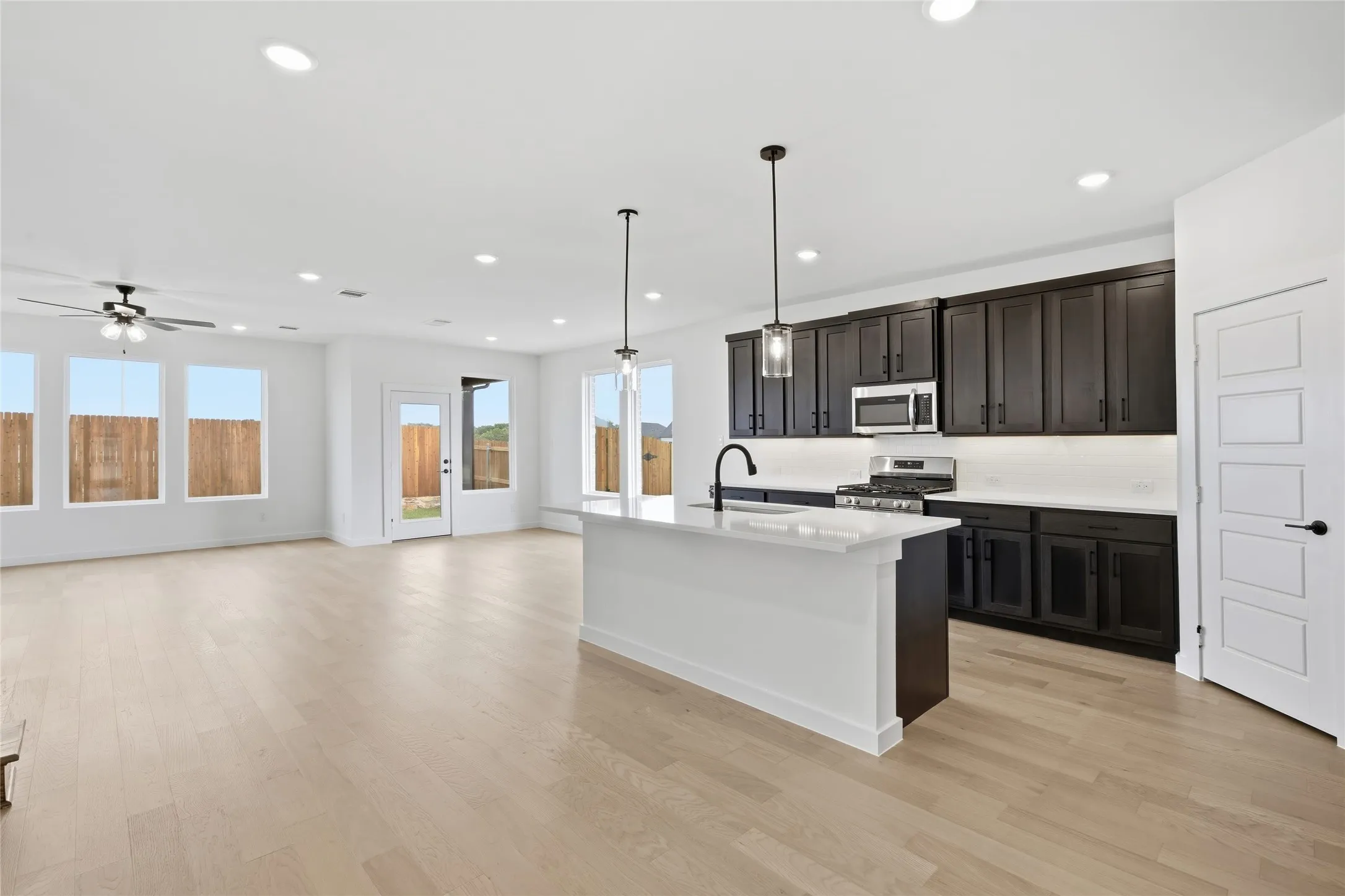 Single Family Residence For Sale in Tarrant County , 4620 Commack Drive, Fort Worth, Texas 76135, 5 Bedroom, 3 Bathroom, 2 Garage spaces, 3,043 Sqft, built in 2026, mls#21273350, Real Estate Agent in Fort Worth, Homes For Sale in Tarrant county, Homes For Sale in Fort Worth, Realtor in Fort Worth Texas, Real Estate Brokerage Independent Realty Texas, Luminita Cordes Realtor