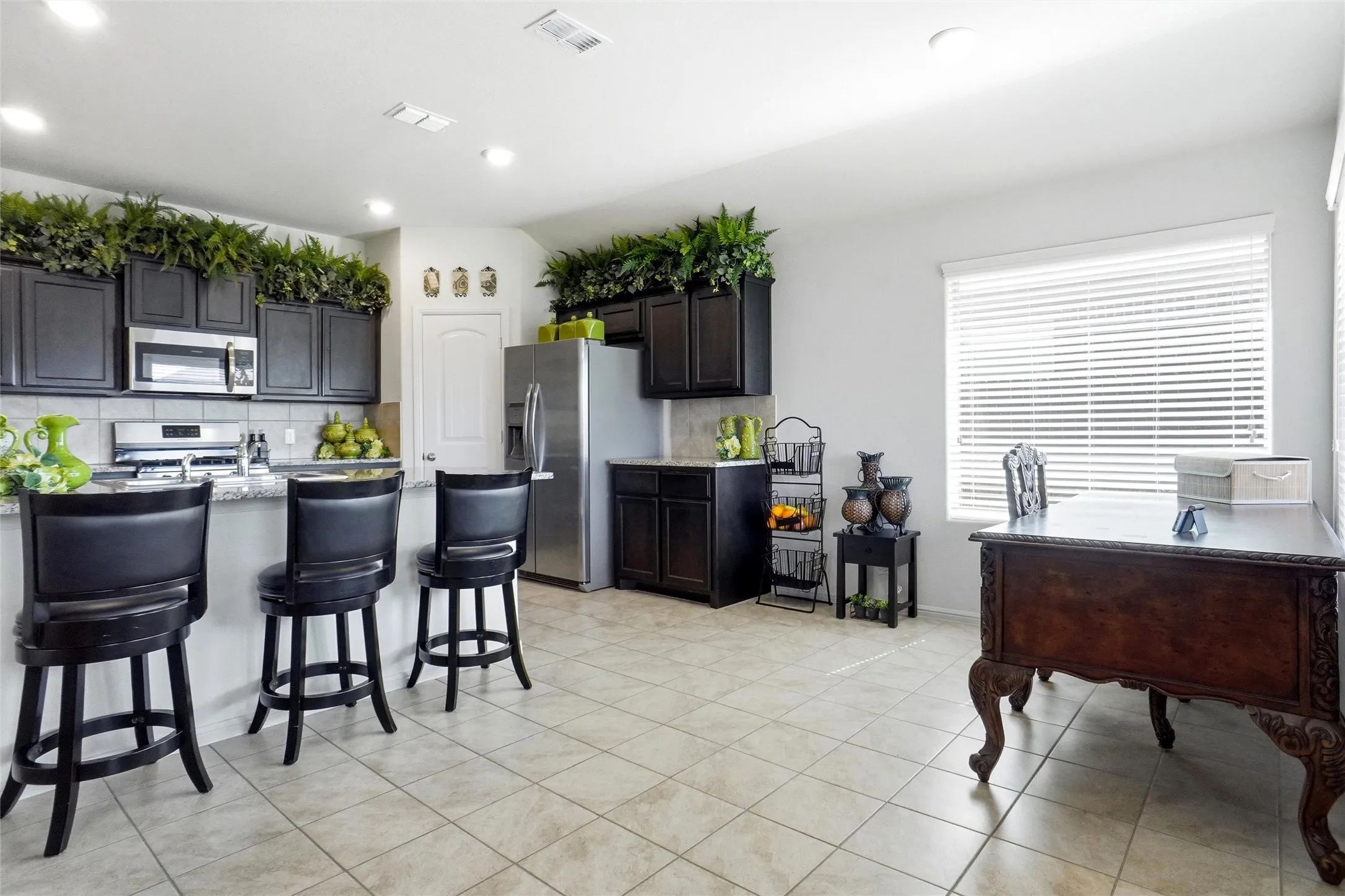 Single Family Residence For Sale in Tarrant County , 6341 Porthole Lane, Fort Worth, Texas 76179, 4 Bedroom, 2 Bathroom, 2 Garage spaces, 1,587 Sqft, built in 2018, mls#21273164, Real Estate Agent in Fort Worth, Homes For Sale in Tarrant county, Homes For Sale in Fort Worth, Realtor in Fort Worth Texas, Real Estate Brokerage Independent Realty Texas, Luminita Cordes Realtor